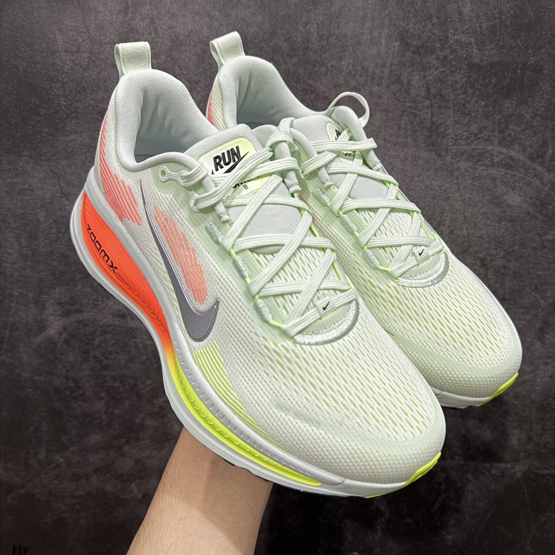  
【纯原】Nike Air Zoom Vomero 18 全新科技运动跑鞋 HM6803-300

