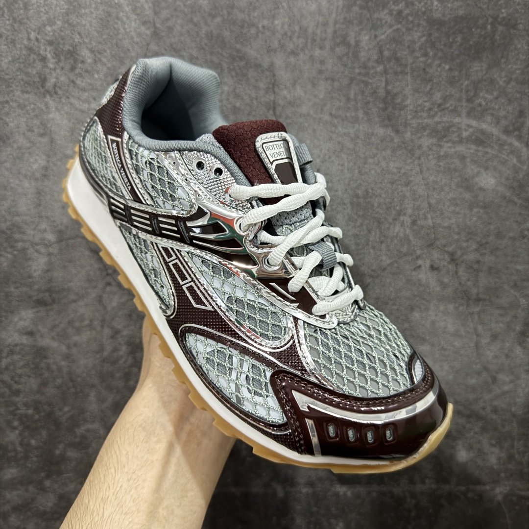 图片[3]-【纯原S版】BOTTEGA VENETA Orbit Runner BV葆蝶家时尚休闲王一博同款老爹鞋运动鞋 原版开发 一比一打造 相似度百分之99以上 市场一梯队级别品质 区别市场任何标文顶级品质版本 采用轻质科技网布面料 搭配几何图案设计橡胶外底 王炸系列 高版本 认准套包工艺 实际增高很多哦 还是一样显腿细非常nice 耐玩耐造 对标对版 套包鞋工艺 认准高版本 大底选用拼色TPU大底 配置原版包装 尺码：36 37 38 39 40 41 42 43 44 45 46 47-选品中心