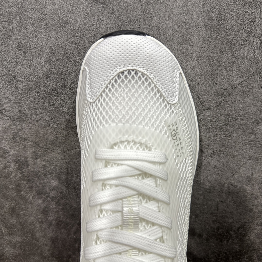 图片[5]-【广东纯原版本】MM6马吉拉 x Salomon 萨洛蒙Spectur 2系列 情侣款 网面 厚底 休闲 运动鞋 户外 跑鞋 Margiela 与 SALOMON 合作的2025春夏系列鞋款，以公路跑鞋 Spectur 2为基础，鞋面采用大孔网眼材质搭配同色系压胶与裁片，鞋侧有双方品牌标识，材质涵盖聚酯纤维、聚氨酯、橡胶等；它搭载全长碳纤维板 Energy Blade 与 Energy Foam缓震系统，后掌加厚加宽，兼具推进力、缓震回弹与稳定性 配送专柜精美包装🛍📦 ▪️面料： 原版进口透气网面 ▪️内里：原版进口透气网里 ▪️鞋底：原版开模超轻发泡大底 ▪️底厚：4.5CM ▪️尺码： 35-45-选品中心