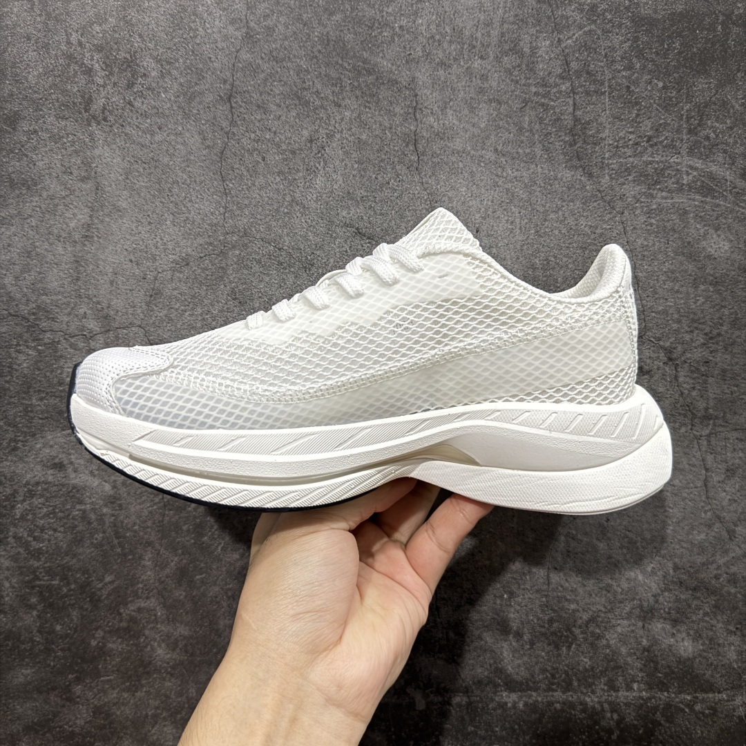 图片[2]-【广东纯原版本】MM6马吉拉 x Salomon 萨洛蒙Spectur 2系列 情侣款 网面 厚底 休闲 运动鞋 户外 跑鞋 Margiela 与 SALOMON 合作的2025春夏系列鞋款，以公路跑鞋 Spectur 2为基础，鞋面采用大孔网眼材质搭配同色系压胶与裁片，鞋侧有双方品牌标识，材质涵盖聚酯纤维、聚氨酯、橡胶等；它搭载全长碳纤维板 Energy Blade 与 Energy Foam缓震系统，后掌加厚加宽，兼具推进力、缓震回弹与稳定性 配送专柜精美包装🛍📦 ▪️面料： 原版进口透气网面 ▪️内里：原版进口透气网里 ▪️鞋底：原版开模超轻发泡大底 ▪️底厚：4.5CM ▪️尺码： 35-45-选品中心