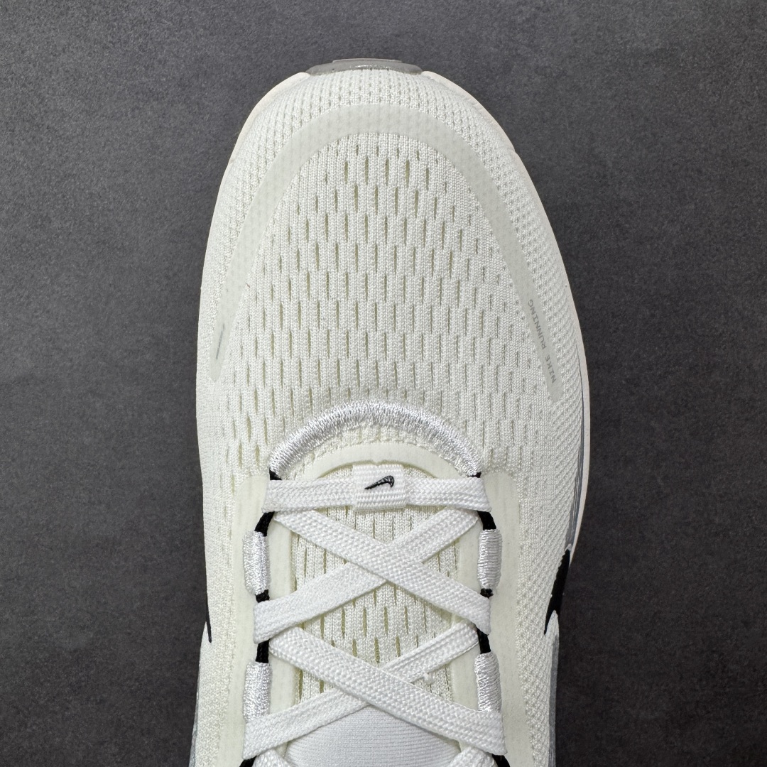  
【纯原】Nike Vomero 18代 登月跑鞋低帮 时尚舒适防滑耐磨低邦休闲跑步鞋 

整体采用工