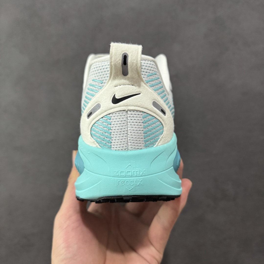  
【纯原】Nike Vomero 18代 登月跑鞋低帮 时尚舒适防滑耐磨低邦休闲跑步鞋 

整体采用工