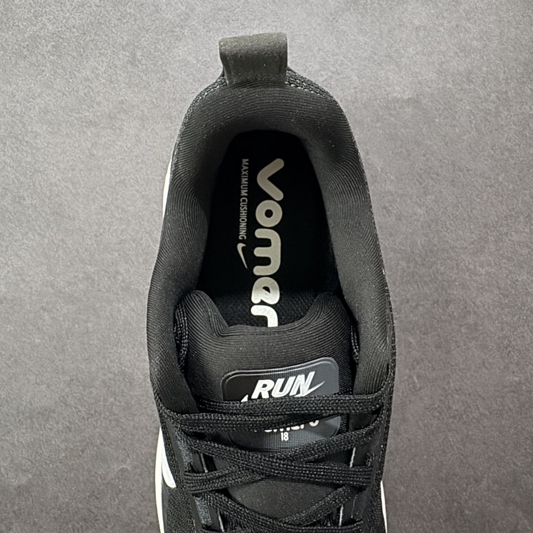  
【纯原】Nike Vomero 18代 登月跑鞋低帮 时尚舒适防滑耐磨低邦休闲跑步鞋 

整体采用工