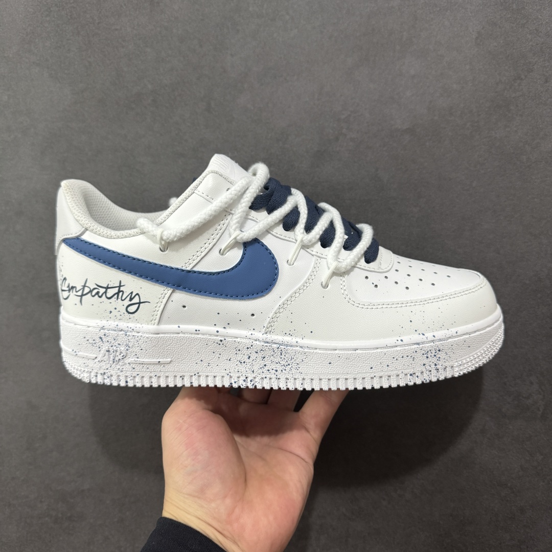 【定制版】Nike Air Force 1\'07 Low 字母涂鸦复古 空军一号低帮休闲板鞋 ZH0316-106  #定制皮料 定制鞋盒 原楦原纸板 纯正空军版型 内置全掌气垫  尺码:36 36.5 37.5 38 38.5 39 40 40.5 41 42 42.5 43 44 44.5 45 编码:HXSA310320-选品中心