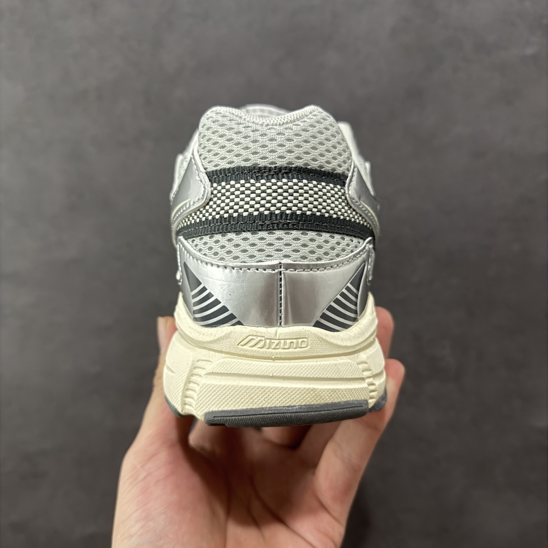 图片[4]-【公司级】Mizuno Speed 2K 美津浓复古厚底织物合成革防滑耐磨透气低帮休闲跑步鞋 美津浓（Mizuno）是日本美津浓株式会社于1906年创立的运动品牌，经过一个多世纪的不断努力现已成为世界著名的运动器具、服装和鞋类生产商。美津浓力求服务于各类运动项目，并竭力使运动生活更加愉快和振奋。产品种类齐全，覆盖几乎全部主要运动项目，达到30万多个品类。 尺码：36 36.5 37.5 38 38.5 39 40 40.5 41 42 42.5 43 44 44.5 45-选品中心