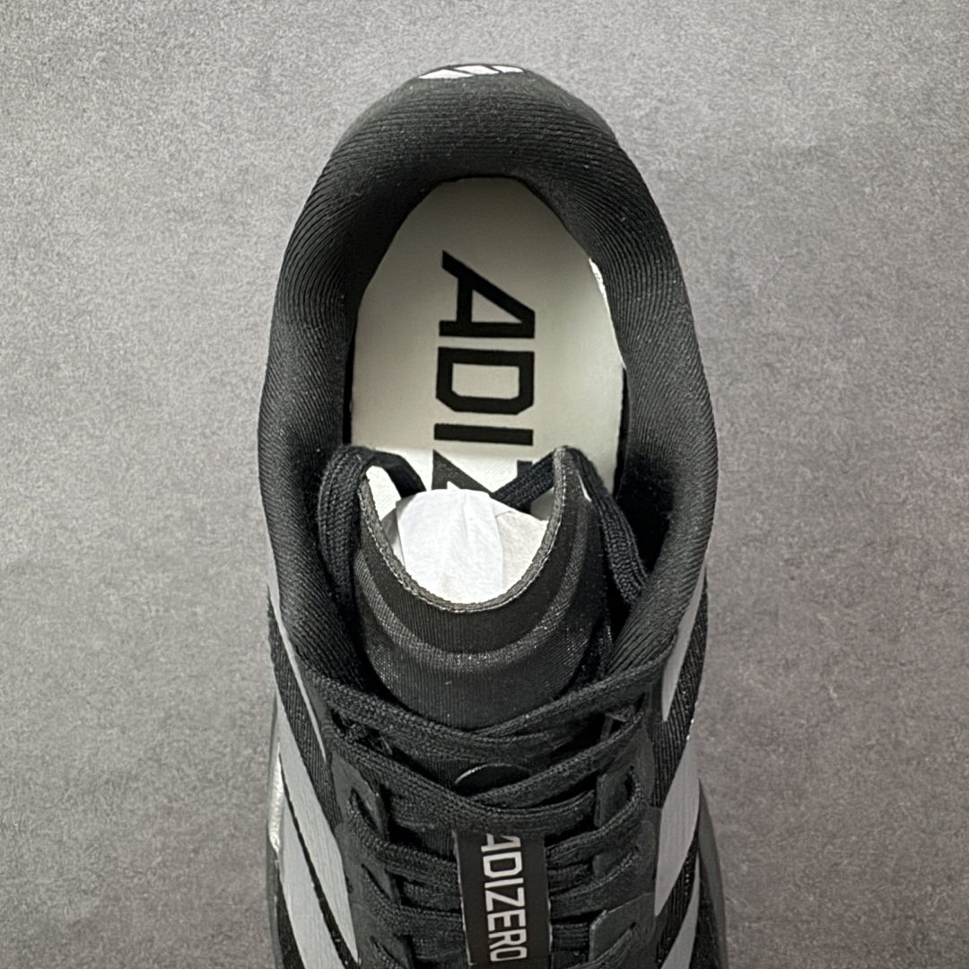 图片[7]-【纯原版】AD Adizero Eva SL M 零度进化版系列低帮轻便透气竞速休闲运动慢跑鞋 JP7147 相信大家对去年 adidas 横空出世的「顶级超跑」adiZero Adios Pro EVO 1 记忆犹新！不仅登顶阿迪史上最轻跑鞋宝座，更在接下来的全球马拉松赛事中，持续书写着惊人成绩，被网友戏称新一代「阿迪神鞋」全网刷屏！极简设计语言与强烈速度感和存在感的鞋侧三线，让人过目不忘，特别种草！其中定位于中长跑训练的 adidas Adizero Evo SL，整体外观造型与 adiZero Adios Pro EVO 1 非常相似。中底配置方面搭载全掌 Lightstrike Pro，鞋面采用透气网面示人，契合日常训练鞋的定位，更加耐用。外底给到了马牌橡胶，及类似上代竞速旗舰 adidas Adizero Adios Pro 3 区域分布。整体看下来无论是外观的鲜明辨识度，还是配置的扎实程度都很顶。实拍调校N版已经零色差零失真 百分百还原实物色彩所见即所得 不存在货不对板色差等低级问题 选购参考实物拍摄 不混卖不参货 只用心做好货严格选品 尺码：36 36.5 37.5 38 38.5 39 40 40.5 41 42 42.5 43 44 44.5 45-选品中心