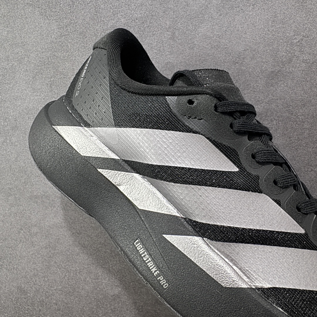 图片[6]-【纯原版】AD Adizero Eva SL M 零度进化版系列低帮轻便透气竞速休闲运动慢跑鞋 JP7147 相信大家对去年 adidas 横空出世的「顶级超跑」adiZero Adios Pro EVO 1 记忆犹新！不仅登顶阿迪史上最轻跑鞋宝座，更在接下来的全球马拉松赛事中，持续书写着惊人成绩，被网友戏称新一代「阿迪神鞋」全网刷屏！极简设计语言与强烈速度感和存在感的鞋侧三线，让人过目不忘，特别种草！其中定位于中长跑训练的 adidas Adizero Evo SL，整体外观造型与 adiZero Adios Pro EVO 1 非常相似。中底配置方面搭载全掌 Lightstrike Pro，鞋面采用透气网面示人，契合日常训练鞋的定位，更加耐用。外底给到了马牌橡胶，及类似上代竞速旗舰 adidas Adizero Adios Pro 3 区域分布。整体看下来无论是外观的鲜明辨识度，还是配置的扎实程度都很顶。实拍调校N版已经零色差零失真 百分百还原实物色彩所见即所得 不存在货不对板色差等低级问题 选购参考实物拍摄 不混卖不参货 只用心做好货严格选品 尺码：36 36.5 37.5 38 38.5 39 40 40.5 41 42 42.5 43 44 44.5 45-选品中心