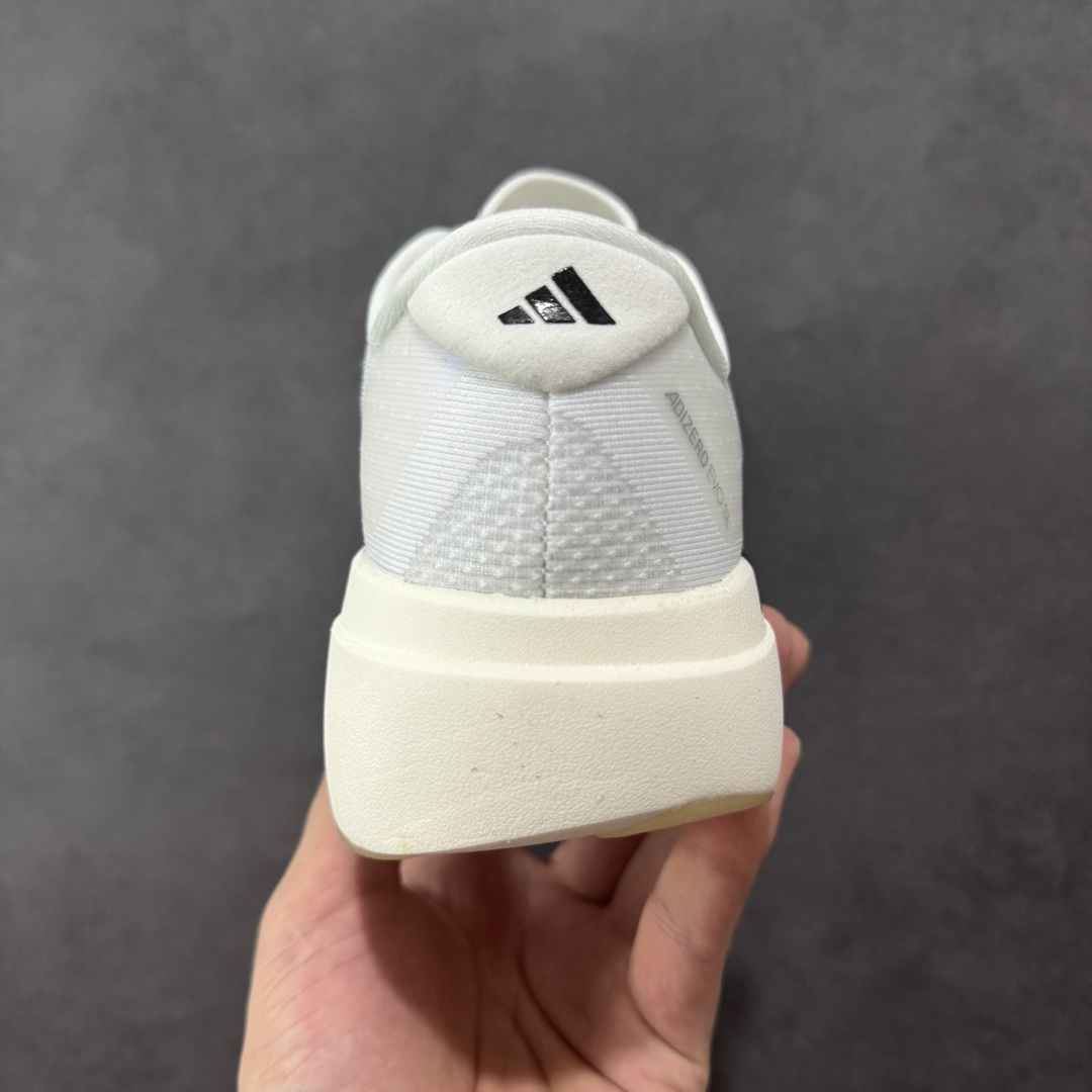 图片[4]-【纯原版】AD Adizero Eva SL M 零度进化版系列低帮轻便透气竞速休闲运动慢跑鞋 JH6206 相信大家对去年 adidas 横空出世的「顶级超跑」adiZero Adios Pro EVO 1 记忆犹新！不仅登顶阿迪史上最轻跑鞋宝座，更在接下来的全球马拉松赛事中，持续书写着惊人成绩，被网友戏称新一代「阿迪神鞋」全网刷屏！极简设计语言与强烈速度感和存在感的鞋侧三线，让人过目不忘，特别种草！其中定位于中长跑训练的 adidas Adizero Evo SL，整体外观造型与 adiZero Adios Pro EVO 1 非常相似。中底配置方面搭载全掌 Lightstrike Pro，鞋面采用透气网面示人，契合日常训练鞋的定位，更加耐用。外底给到了马牌橡胶，及类似上代竞速旗舰 adidas Adizero Adios Pro 3 区域分布。整体看下来无论是外观的鲜明辨识度，还是配置的扎实程度都很顶。实拍调校N版已经零色差零失真 百分百还原实物色彩所见即所得 不存在货不对板色差等低级问题 选购参考实物拍摄 不混卖不参货 只用心做好货严格选品 尺码：36 36.5 37.5 38 38.5 39 40 40.5 41 42 42.5 43 44 44.5 45-选品中心
