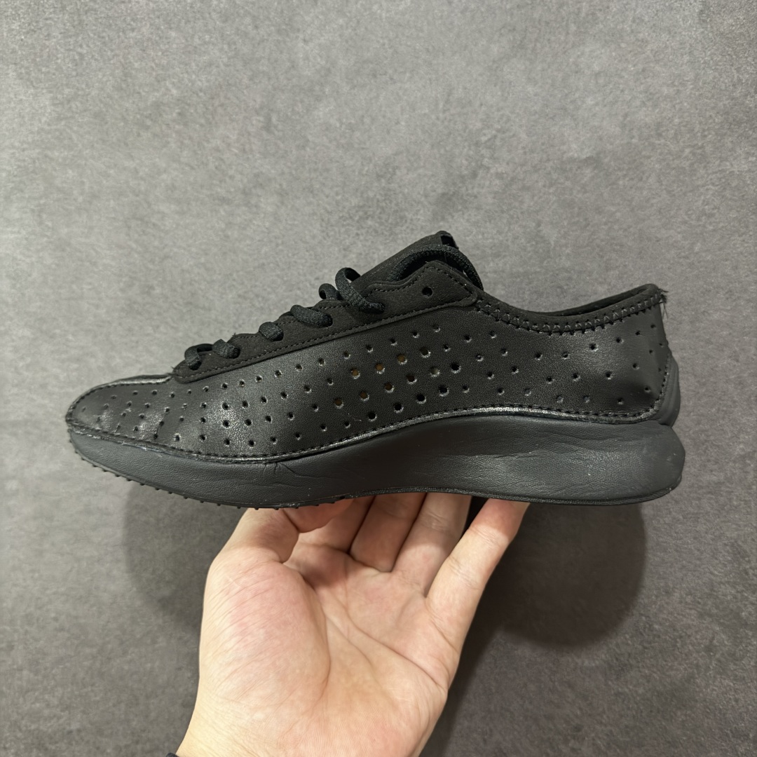  
【纯原】Nike Air Superfly耐克2025新款减震复古跑鞋
穿孔设计不仅增添了细节，还提