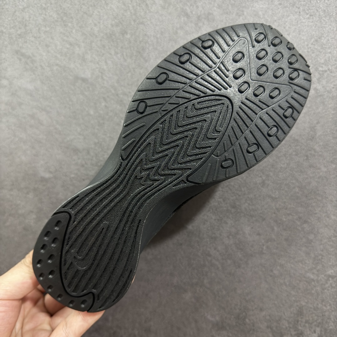  
【纯原】Nike Air Superfly耐克2025新款减震复古跑鞋
穿孔设计不仅增添了细节，还提