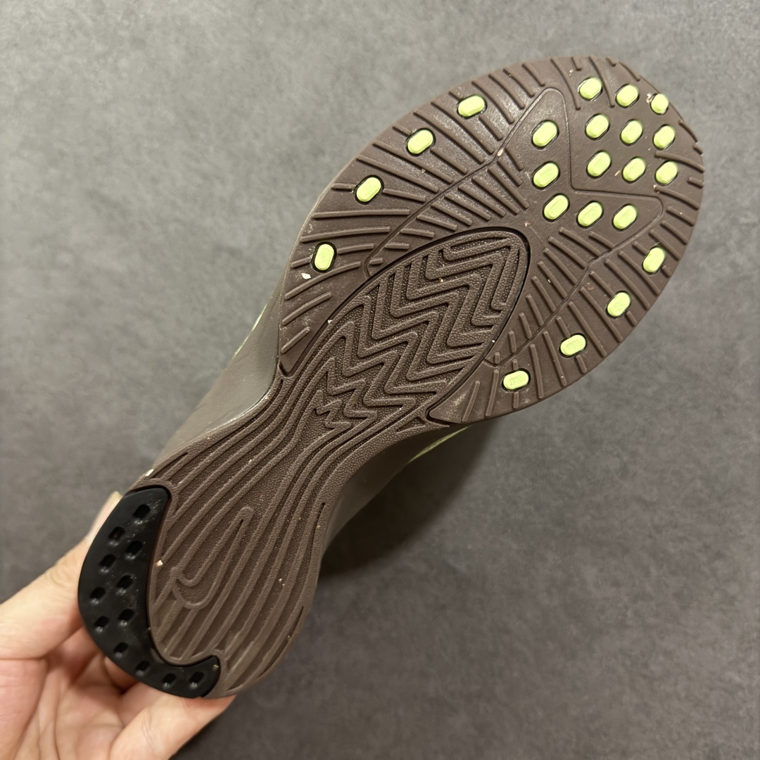  
【纯原】Nike Air Superfly耐克2025新款减震复古跑鞋
穿孔设计不仅增添了细节，还提