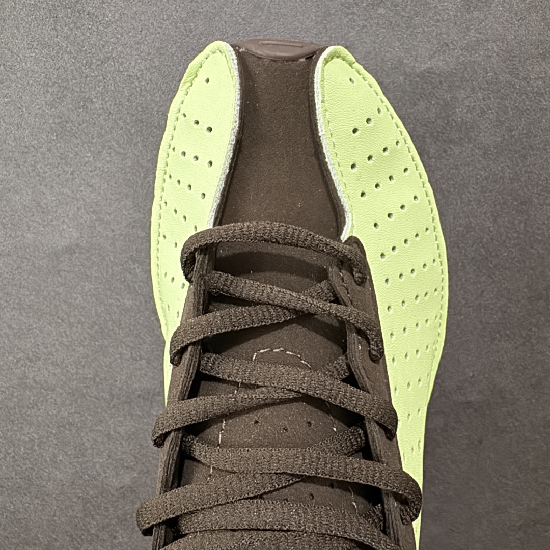  
【纯原】Nike Air Superfly耐克2025新款减震复古跑鞋
穿孔设计不仅增添了细节，还提