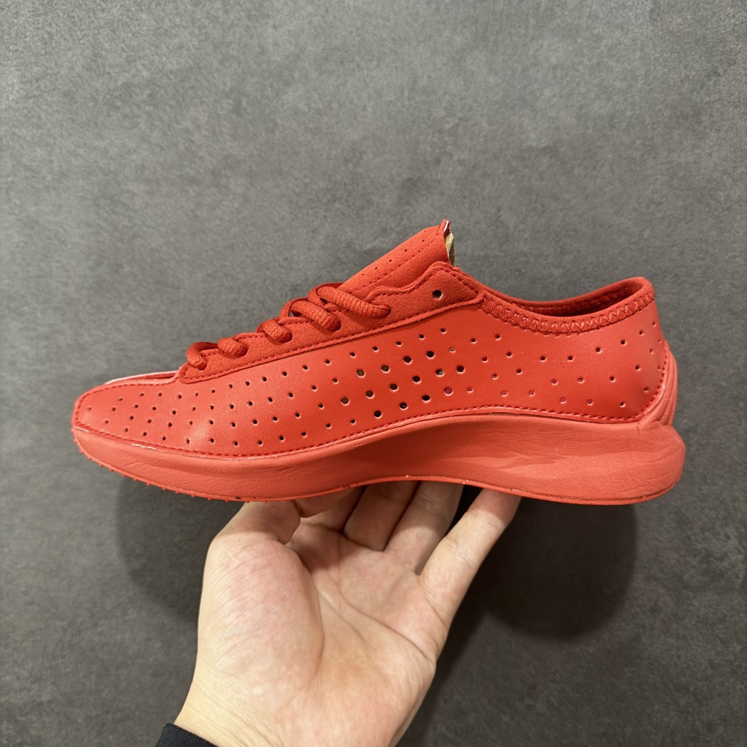  
【纯原】Nike Air Superfly耐克2025新款减震复古跑鞋
穿孔设计不仅增添了细节，还提