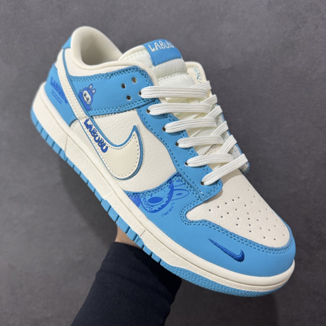  
【纯原】Labubu x Nike Dunk Low 白蓝拉布布
周年高端定制 低帮休闲板鞋 定制鞋