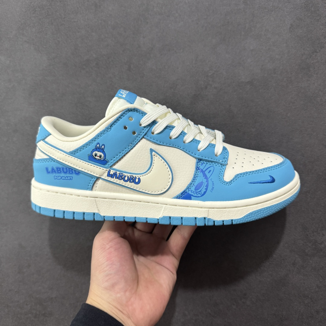  
【纯原】Labubu x Nike Dunk Low 白蓝拉布布
周年高端定制 低帮休闲板鞋 定制鞋