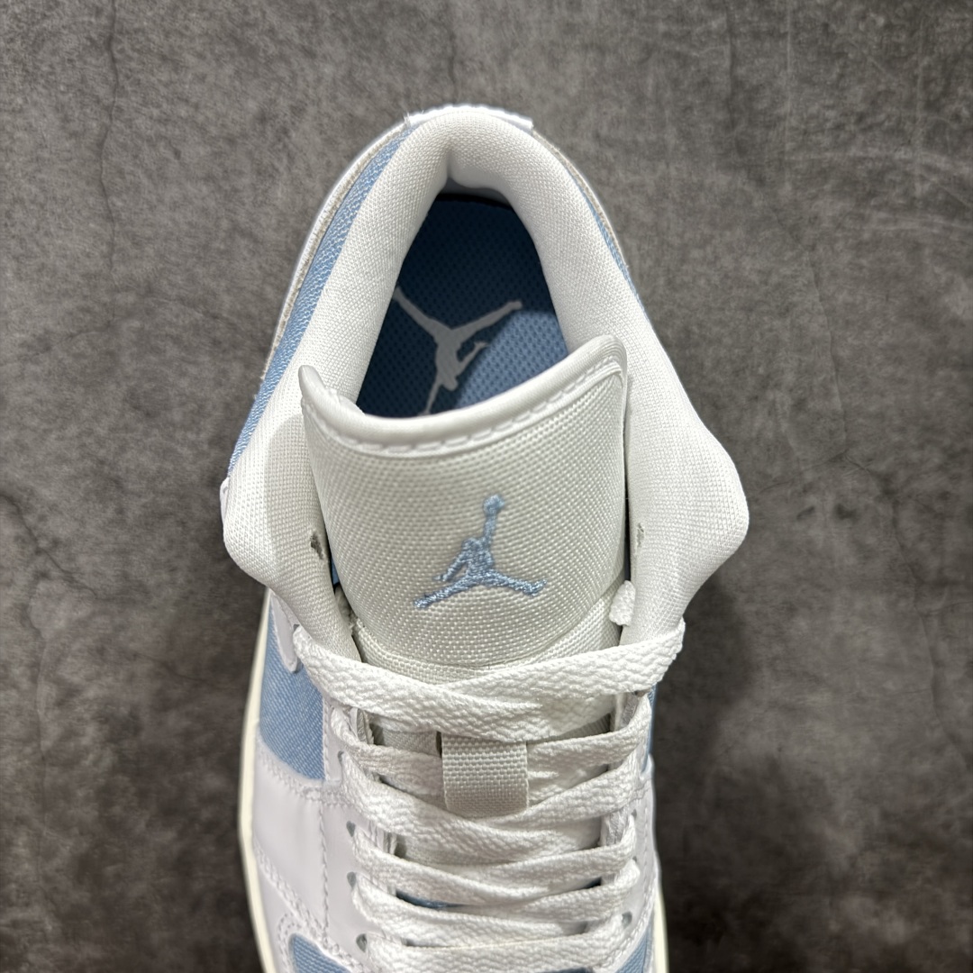 图片[8]-【DT纯原】Air Jordan Low AJ1 乔1白蓝牛仔 低帮文化休闲运动板鞋 HQ2004-400  市面中低帮最具代表性版本没有之一 口碑大厂出品 品控大底版型不断改良更新 全套原纸板楦头开发 确保原汁原味 完美呈现版型 完美零毛边处理 原厂内置全掌气垫 价格定位良心 平台专用代工流水线出品 一眼公司既视感 拿到手的一瞬间就与众不同 碾压市面所有版本 全部原鞋开发 每一个配色都会采购原鞋确认细节 打破市面看图做货无好货之说 尺码：40 40.5 41 42 42.5 43 44 44.5 45 46-选品中心