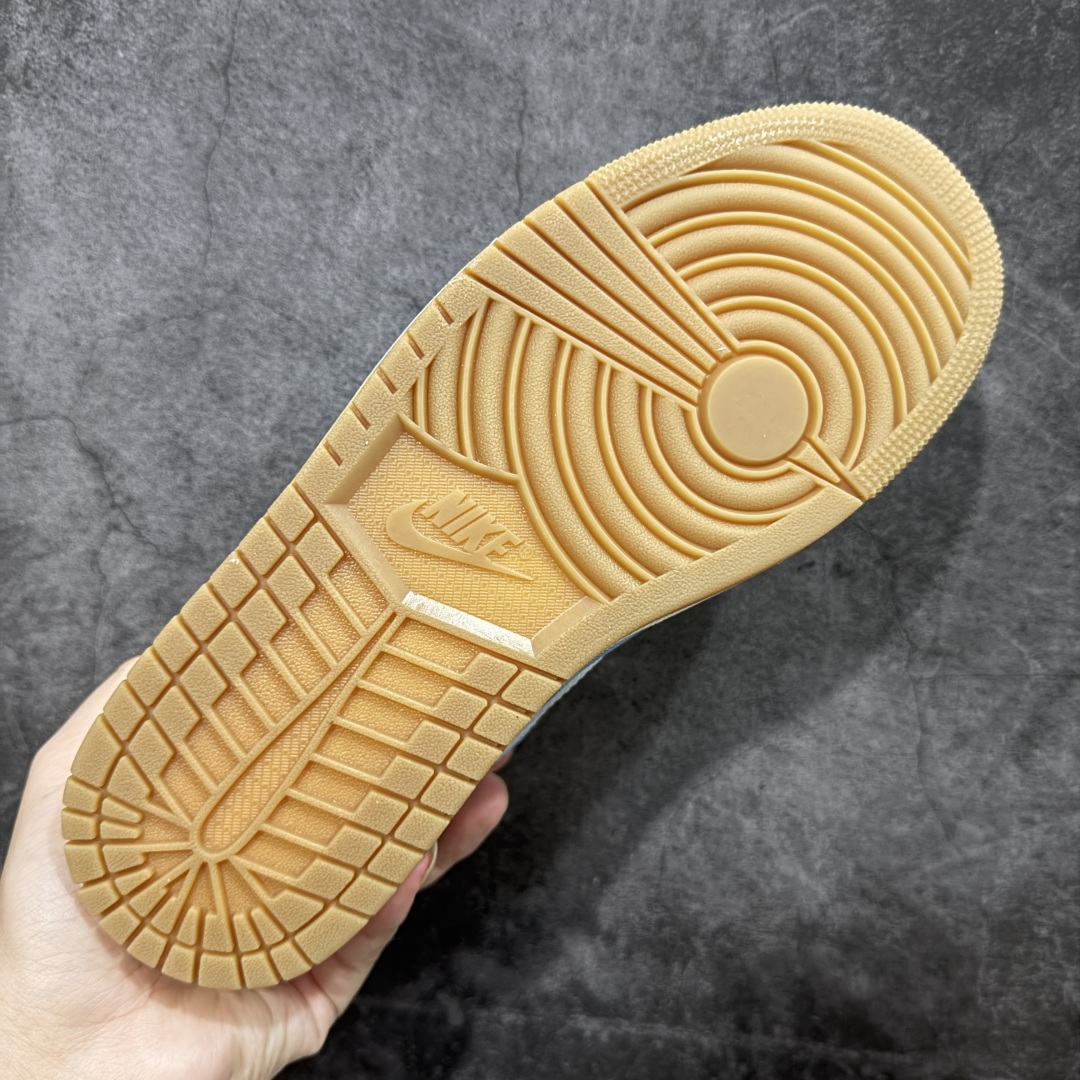 图片[9]-【DT纯原】Air Jordan Low AJ1 乔1白蓝牛仔 低帮文化休闲运动板鞋 HQ2004-400  市面中低帮最具代表性版本没有之一 口碑大厂出品 品控大底版型不断改良更新 全套原纸板楦头开发 确保原汁原味 完美呈现版型 完美零毛边处理 原厂内置全掌气垫 价格定位良心 平台专用代工流水线出品 一眼公司既视感 拿到手的一瞬间就与众不同 碾压市面所有版本 全部原鞋开发 每一个配色都会采购原鞋确认细节 打破市面看图做货无好货之说 尺码：40 40.5 41 42 42.5 43 44 44.5 45 46-选品中心