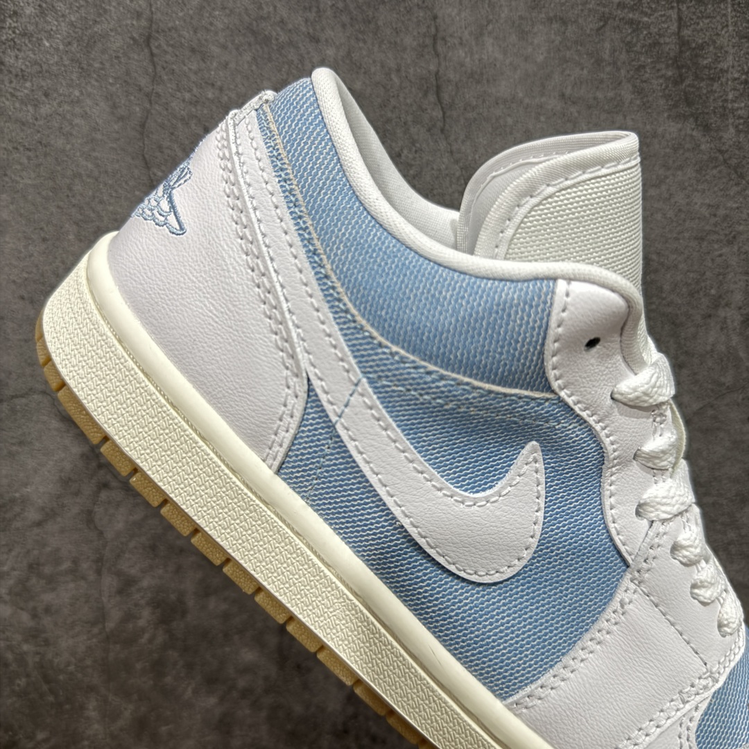 图片[7]-【DT纯原】Air Jordan Low AJ1 乔1白蓝牛仔 低帮文化休闲运动板鞋 HQ2004-400  市面中低帮最具代表性版本没有之一 口碑大厂出品 品控大底版型不断改良更新 全套原纸板楦头开发 确保原汁原味 完美呈现版型 完美零毛边处理 原厂内置全掌气垫 价格定位良心 平台专用代工流水线出品 一眼公司既视感 拿到手的一瞬间就与众不同 碾压市面所有版本 全部原鞋开发 每一个配色都会采购原鞋确认细节 打破市面看图做货无好货之说 尺码：40 40.5 41 42 42.5 43 44 44.5 45 46-选品中心
