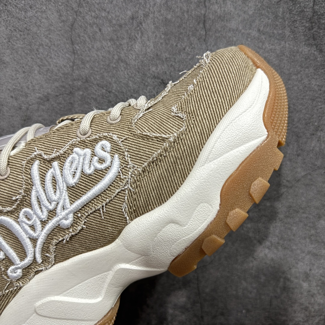 图片[6]-【纯原版】韩国洋基队NY大标潮流老爹鞋 MLB小白鞋市面上唯一顶级纯原版本 原材料打造 原楦原档案数据开发版型 完美鞋头弧度/后套收口效果🆚市面文案版本‼️ 原厂立体填充鞋舌海绵 中底注胶孔原数据开发模具大底原厂转印标 ins 抖音 快手 小红书网红老爹鞋 韩国洋基队NY大标潮流老爹鞋 内增高6cm 原厂1：1模具开发 原厂进口纳米材质 原厂 全套手提袋 原盒雷射防伪标包装 天猫订单品质 官网尺码35 36 36.5 37.5 38 38.5 39 40 40.5 41 42 42.5 43 44 45-选品中心