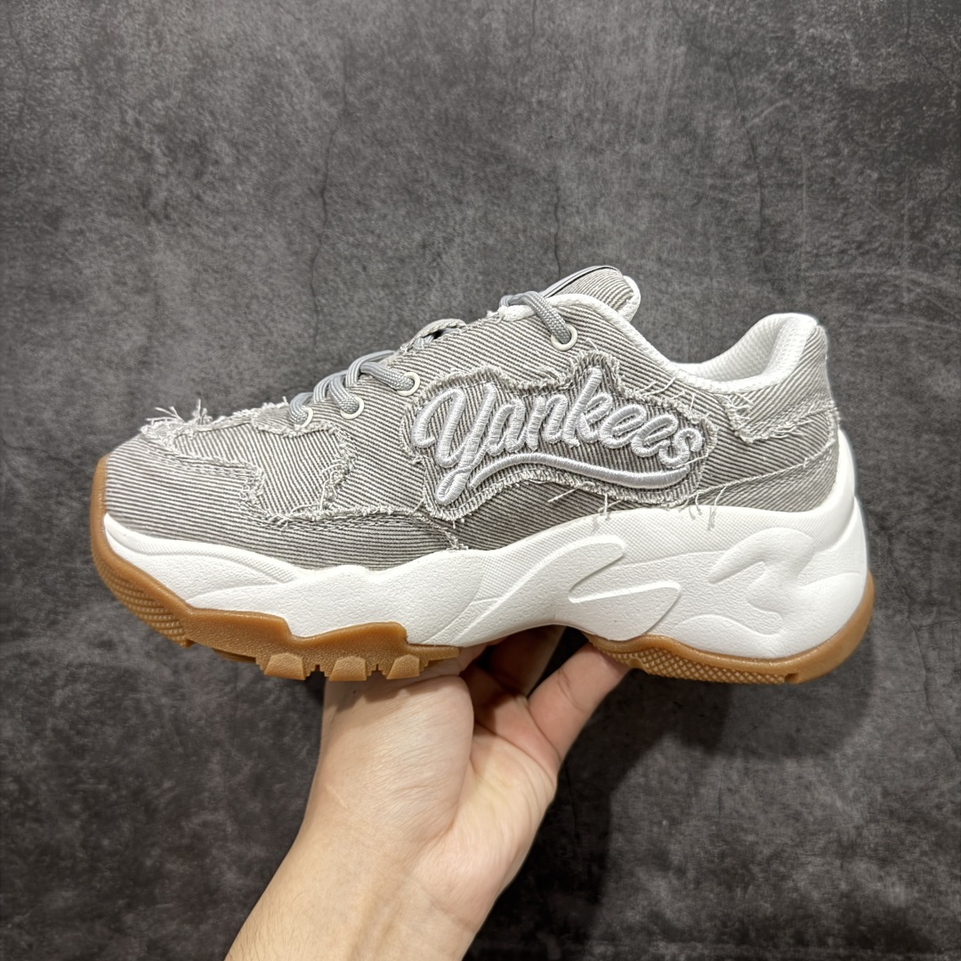 图片[2]-【纯原版】韩国洋基队NY大标潮流老爹鞋 MLB小白鞋市面上唯一顶级纯原版本 原材料打造 原楦原档案数据开发版型 完美鞋头弧度/后套收口效果🆚市面文案版本‼️ 原厂立体填充鞋舌海绵 中底注胶孔原数据开发模具大底原厂转印标 ins 抖音 快手 小红书网红老爹鞋 韩国洋基队NY大标潮流老爹鞋 内增高6cm 原厂1：1模具开发 原厂进口纳米材质 原厂 全套手提袋 原盒雷射防伪标包装 天猫订单品质 官网尺码35 36 36.5 37.5 38 38.5 39 40 40.5 41 42 42.5 43 44 45-选品中心