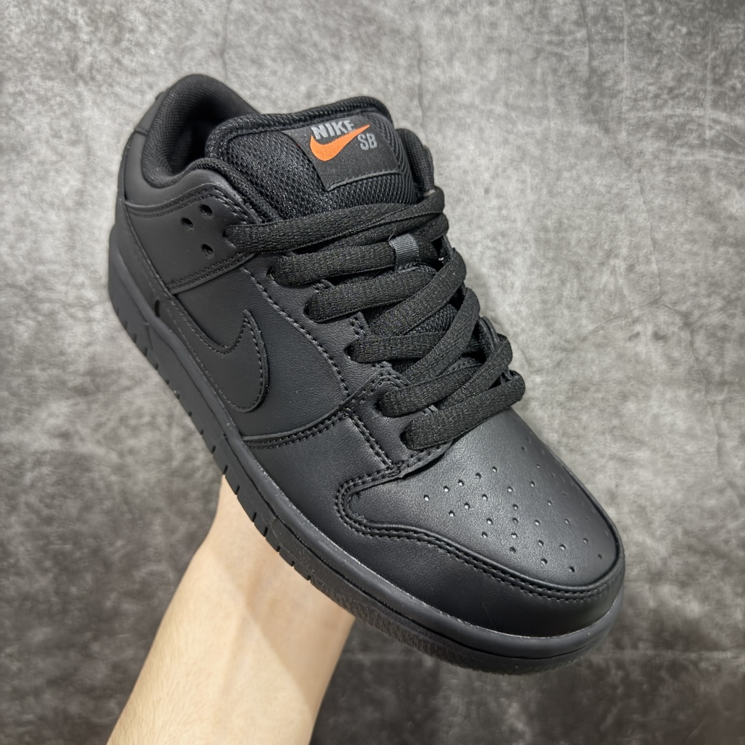图片[3]-【免修ST版】W Nike SB Dunk Low Pro ”Triple Black“ 黑武士 低帮休闲运动板鞋 #配色鞋身通体采用皮革材质打造，配色方面以Triple Black呈现 经久耐用，性能卓越。 货号：FJ1674-001 尺码：36 36.5 37.5 38 38.5 39 40 40.5 41 42 42.5 43 44 44.5 45 46-选品中心