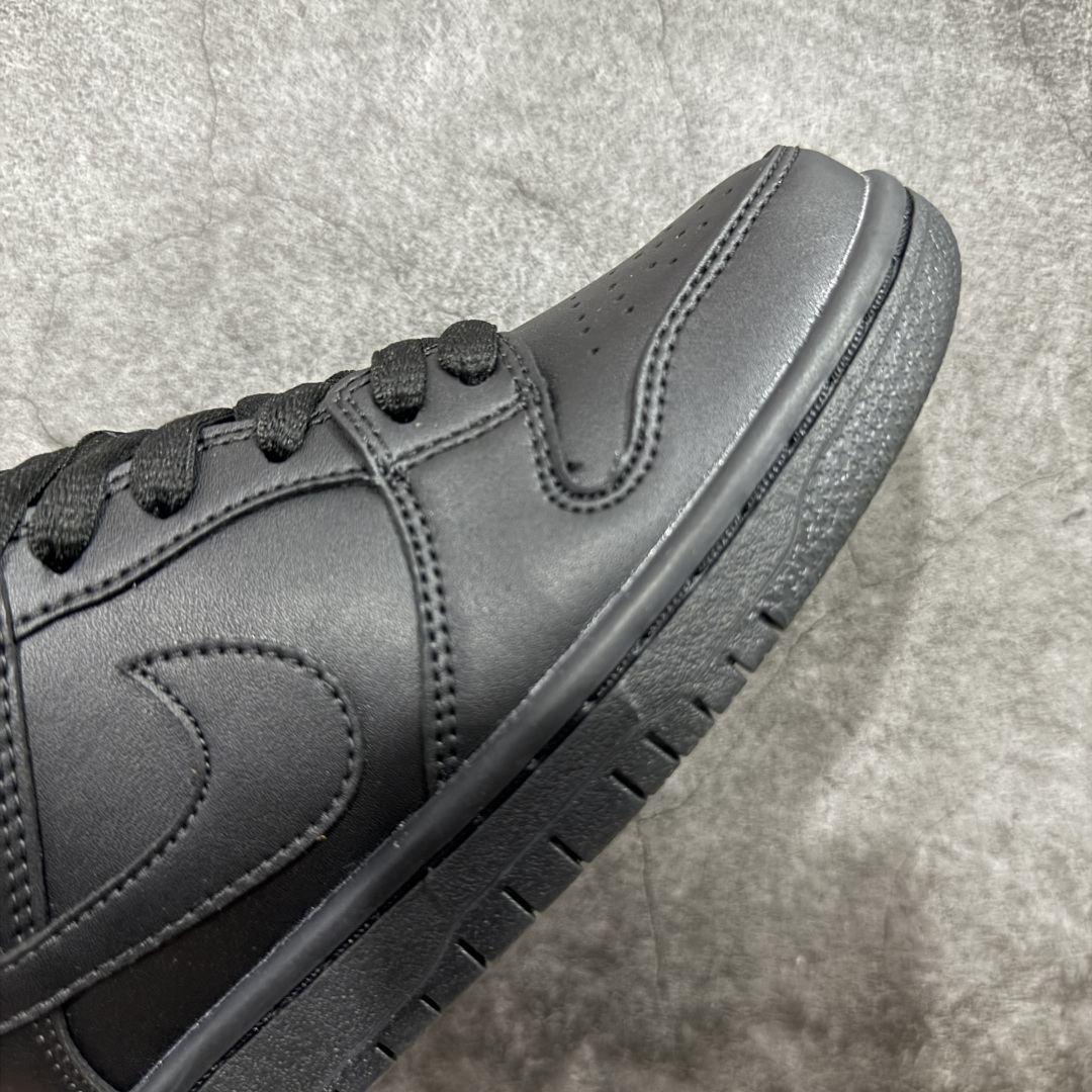 图片[6]-【免修ST版】W Nike SB Dunk Low Pro ”Triple Black“ 黑武士 低帮休闲运动板鞋 #配色鞋身通体采用皮革材质打造，配色方面以Triple Black呈现 经久耐用，性能卓越。 货号：FJ1674-001 尺码：36 36.5 37.5 38 38.5 39 40 40.5 41 42 42.5 43 44 44.5 45 46-选品中心