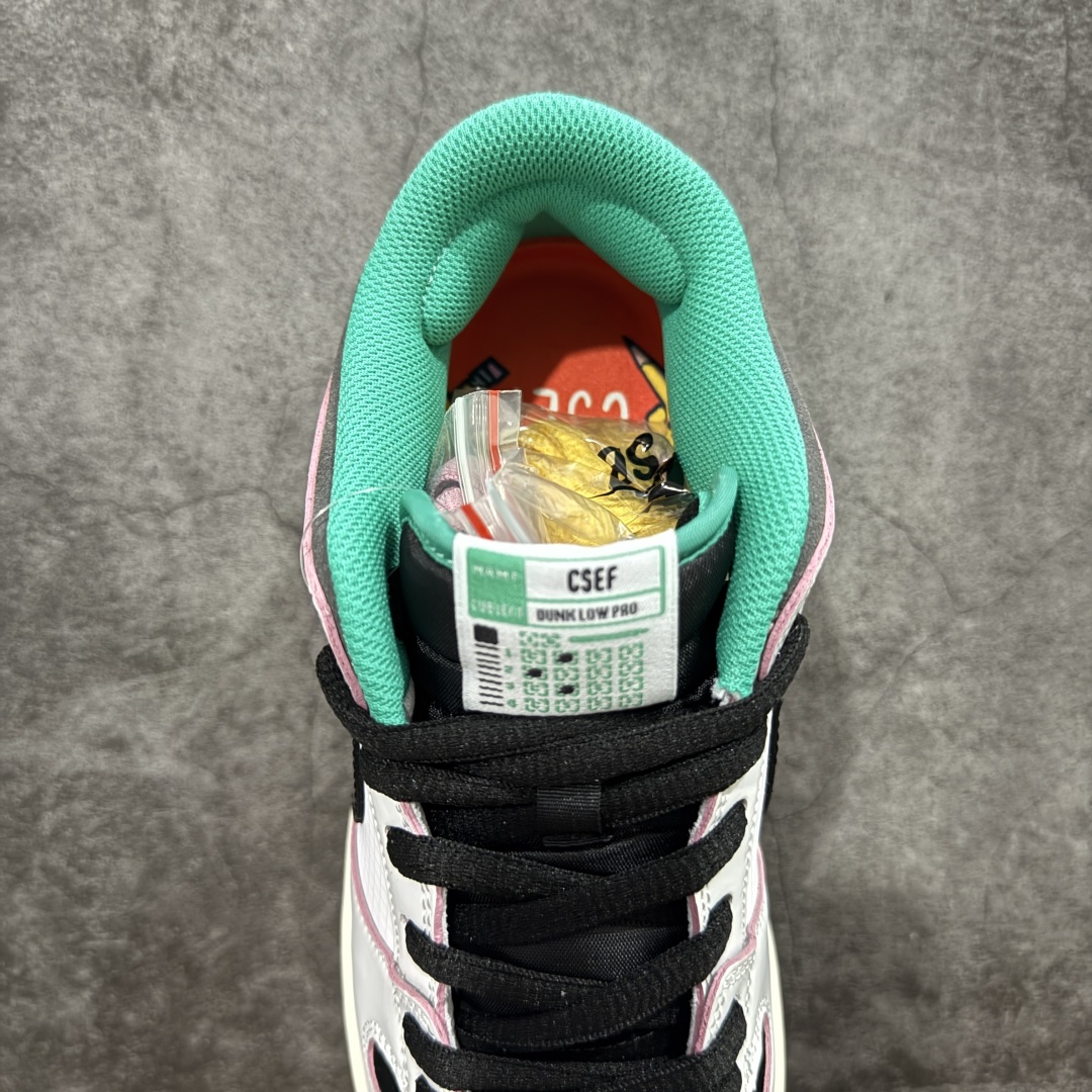 图片[8]-【免修ST版】W Nike SB Dunk Low PRO QS 教育基金会联名 低帮休闲板鞋 #鞋款设计充满校园元素,鞋舌是机读卡元素，后跟则是穿学士服的滑手。用上了麂皮+皮革鞋面，再加上漆皮质感 Swoosh，层次相当不错。 货号：HJ4132-100 尺码：36 36.5 37.5 38 38.5 39 40 40.5 41 42 42.5 43 44 44.5 45 46-选品中心