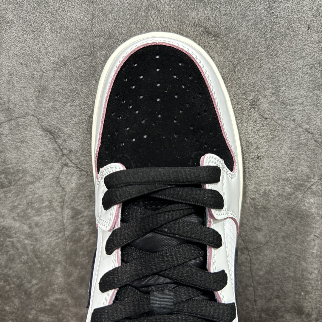 图片[5]-【免修ST版】W Nike SB Dunk Low PRO QS 教育基金会联名 低帮休闲板鞋 #鞋款设计充满校园元素,鞋舌是机读卡元素，后跟则是穿学士服的滑手。用上了麂皮+皮革鞋面，再加上漆皮质感 Swoosh，层次相当不错。 货号：HJ4132-100 尺码：36 36.5 37.5 38 38.5 39 40 40.5 41 42 42.5 43 44 44.5 45 46-选品中心