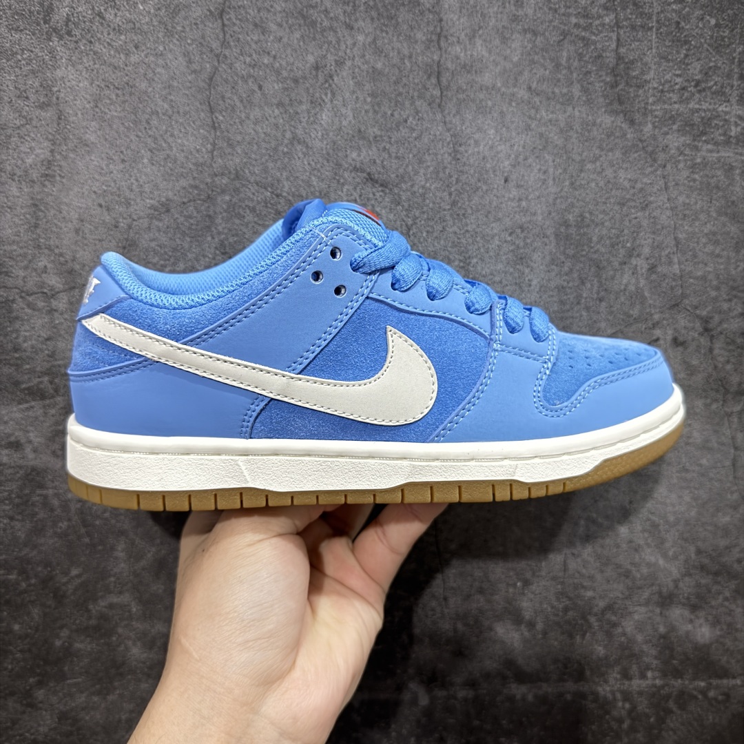 【免修ST版本】耐克 W Nike SB Dunk Low Pro ”University Blue“ 大学蓝 低帮休闲运动板鞋 #整双鞋以大学蓝色为主色调,Swoosh 标志和中底采用白色调。运用网眼、绒面革和皮革等多种材质,经久耐用,性能卓越。 货号:FJ1674-401 尺码:36 36.5 37.5 38 38.5 39 40 40.5 41 42 42.5 43 44 44.5 45 46-选品中心