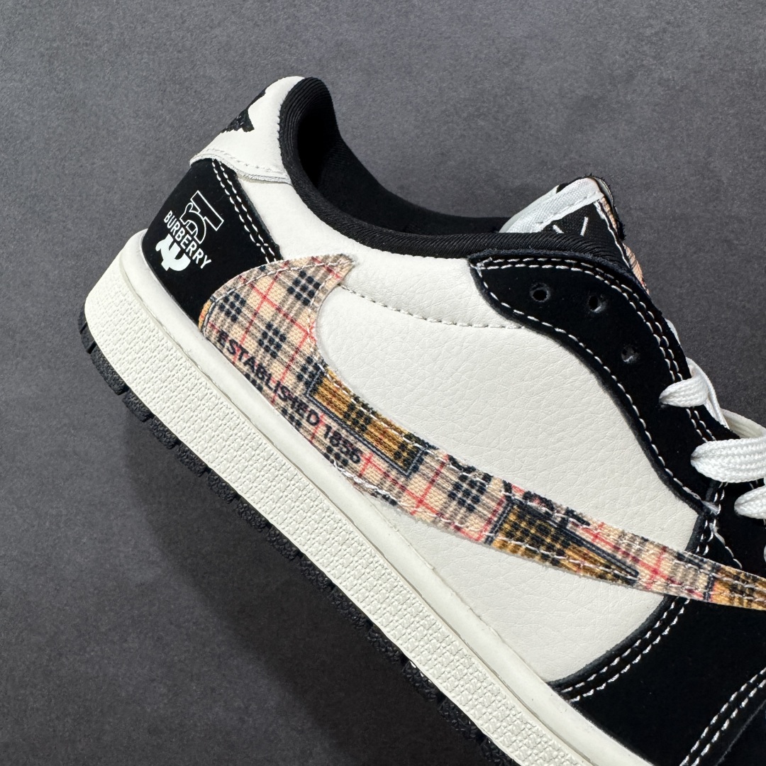 图片[6]-【定制版】Travis Scott x Fragment Design x Air Jordan 1 Low OG SP AJ1 乔1 联名款 低帮文化休闲板鞋  #多方联名合作融合了Travis Scott 独特的音乐风格，藤原浩个性的设计风格以及Jordan品牌的经典元素 使其成为一双具有独特身份和价值的鞋子 清新而立体的外观加上联名标识更突出了其独特身份 这种配色方案显示出活力和时尚感 在视觉上引人注目 鞋身的质感和细腻的细节处理使其显得高端而格调十足 这款“倒钩”联名是设计与创意完美结合 融合多方的个性风格是一款备受瞩目的潮流鞋款 货号：XS2025-048  尺码：36 36.5 37.5 38 38.5 39 40 40.5 41 42 42.5 43 44 44.5 45-选品中心