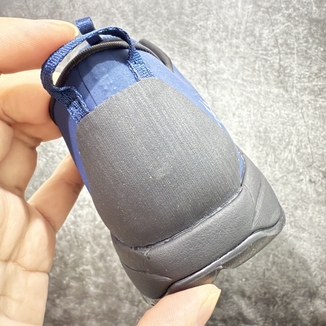 图片[2]-【莞产套盒版】ARC‘TERYX始祖鸟 KONSEAL LT 轻量 男女 登山鞋 夏季透气款 徒步 攀岩 徒步户外休闲鞋 莞产原单 代购指定版本 原数据开发 不掉标 正确高频字体 鸟爪细节完美 区别市场公版货 错误字体货 中底带钢印 礼盒装 男女码齐 带半码 上脚舒适轻便无负重感 四季百搭 始祖鸟 KONSEAL LT轻量户外鞋，这双鞋，不仅仅可以穿着逛街上班，更可以穿着徒步旅游甚至攀岩！说实话，没多少人真的会去攀岩，经我们试穿，这双鞋，日常穿也是非常舒服轻便！搭配日常的衣服完全不违和！结构中底TPU底盘，保护双脚。配置3D模具保护双脚+一体化系带系统，鞋面防撕裂网布、TPU保护膜和牛巴革合成面料，喜欢放心入！这种类型的鞋子咱们家超难得遇到一次，喜欢一定不要错过 尺码：36 36.5 37 38 38.5 39 40 40.5 41 42 42.5 43 44 44.5 45-选品中心