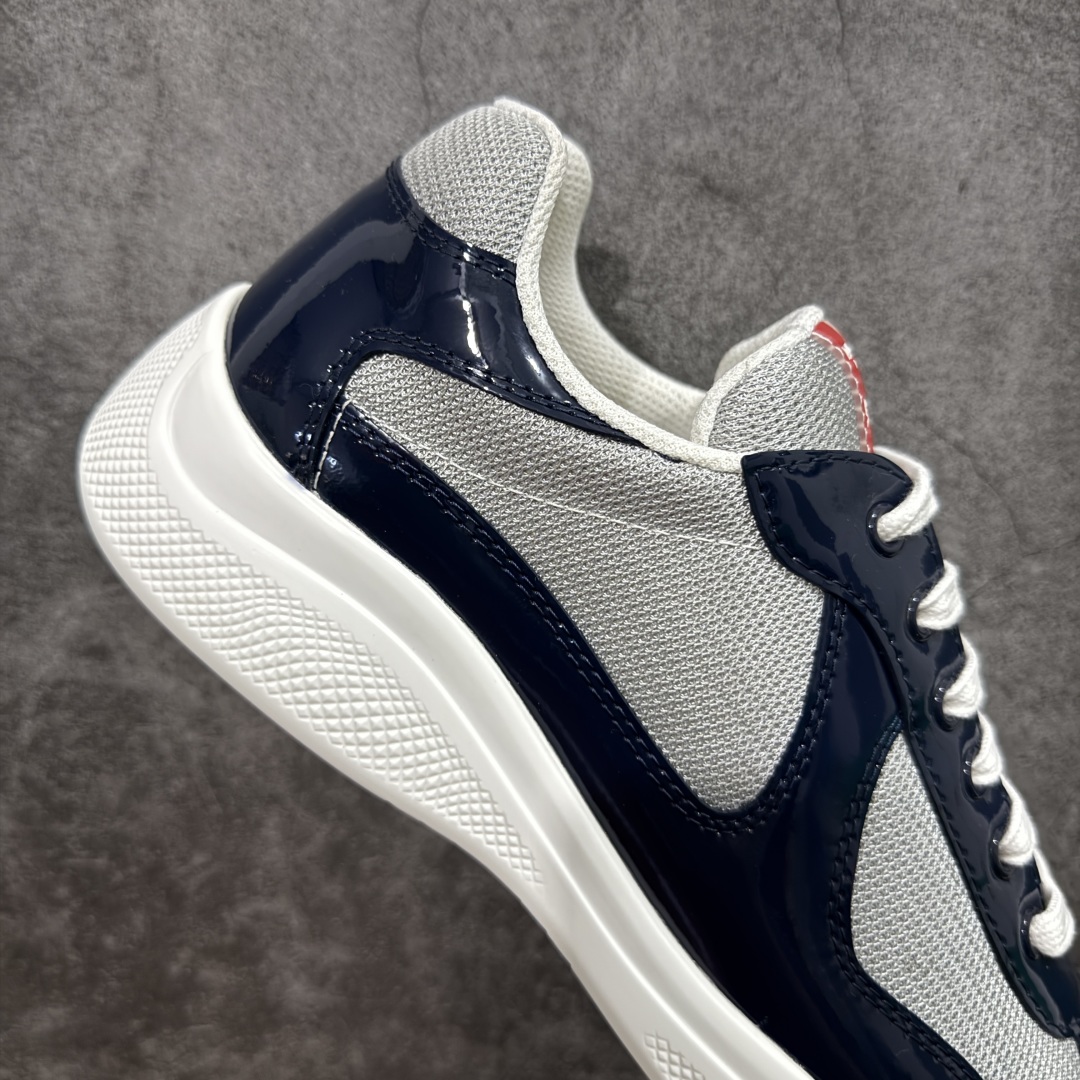 图片[7]-【X1纯原】外贸鬼佬版 东莞纯原顶级品质 原版一比一开发 普拉达 Prada Linea Rossa 徽标彰显独特的设计格调 （正品原版黑色外盒版本⚠️）海外畅销版 低帮休闲运动鞋 3厘米轻质柔韧鞋底 橡胶胎面花纹 海淘代购同渠道品质 高端零售 外贸充正专供 完美楦型 正确卡色 质感媲美原版 细节与原版一致 请注意区分市面版本 尺码：40 41 42 43 44 45 46 47-选品中心