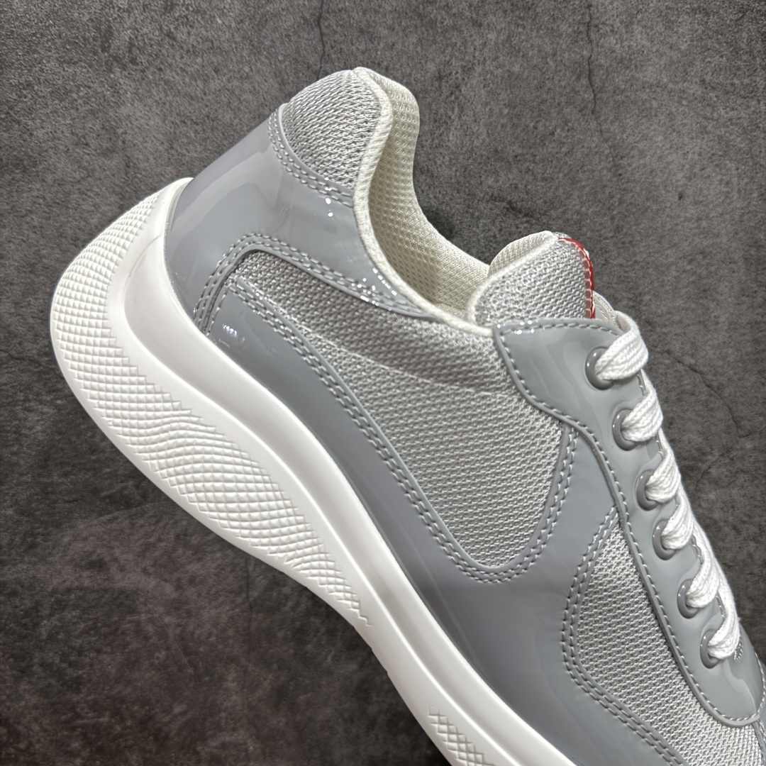 图片[7]-【X1纯原】外贸鬼佬版 东莞纯原顶级品质 原版一比一开发 普拉达 Prada Linea Rossa 徽标彰显独特的设计格调 （正品原版黑色外盒版本⚠️）海外畅销版 低帮休闲运动鞋 3厘米轻质柔韧鞋底 橡胶胎面花纹 海淘代购同渠道品质 高端零售 外贸充正专供 完美楦型 正确卡色 质感媲美原版 细节与原版一致 请注意区分市面版本 尺码：40 41 42 43 44 45 46 47-选品中心