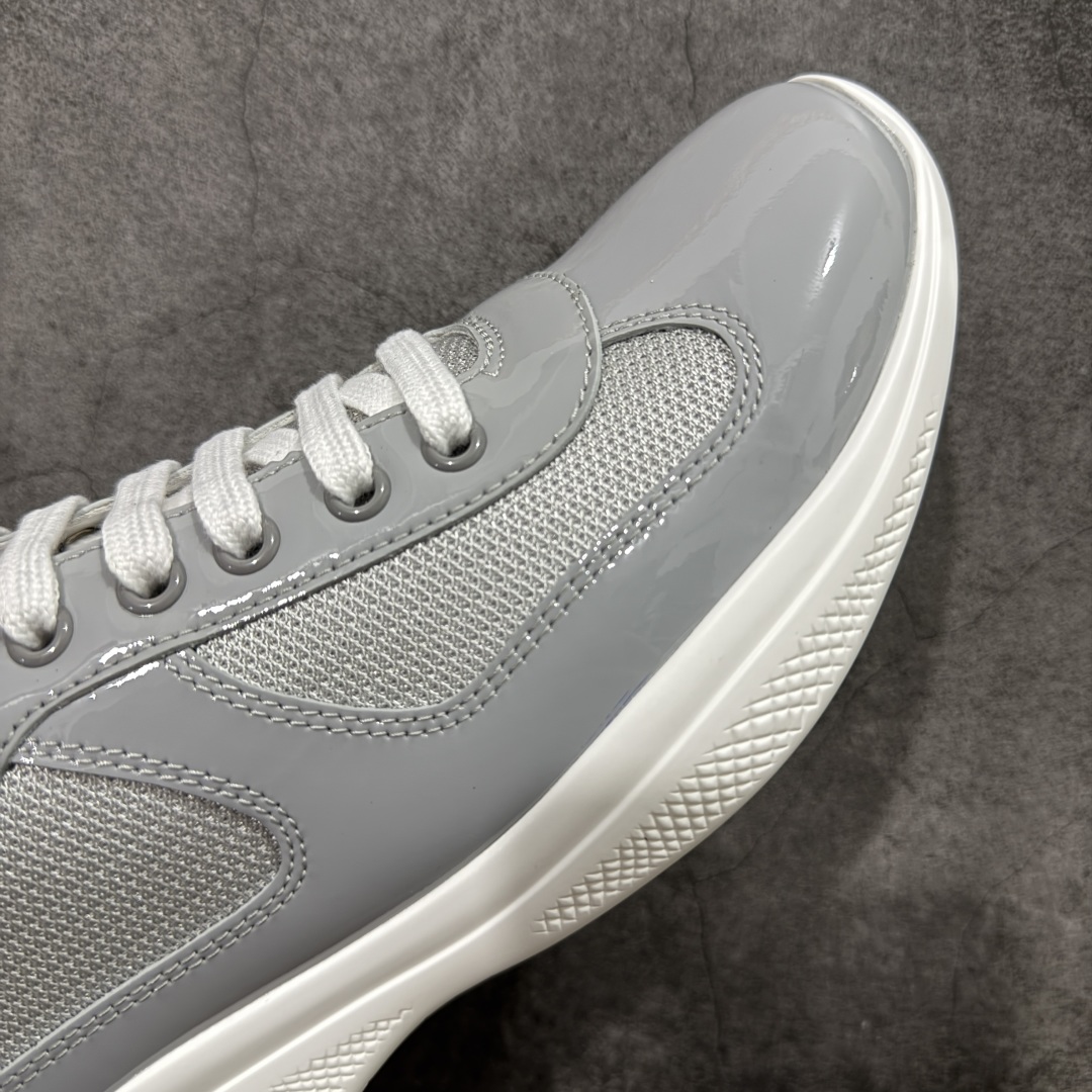 图片[6]-【X1纯原】外贸鬼佬版 东莞纯原顶级品质 原版一比一开发 普拉达 Prada Linea Rossa 徽标彰显独特的设计格调 （正品原版黑色外盒版本⚠️）海外畅销版 低帮休闲运动鞋 3厘米轻质柔韧鞋底 橡胶胎面花纹 海淘代购同渠道品质 高端零售 外贸充正专供 完美楦型 正确卡色 质感媲美原版 细节与原版一致 请注意区分市面版本 尺码：40 41 42 43 44 45 46 47-选品中心