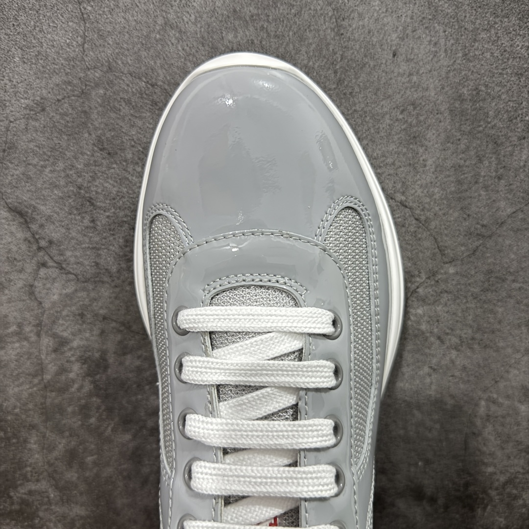 图片[5]-【X1纯原】外贸鬼佬版 东莞纯原顶级品质 原版一比一开发 普拉达 Prada Linea Rossa 徽标彰显独特的设计格调 （正品原版黑色外盒版本⚠️）海外畅销版 低帮休闲运动鞋 3厘米轻质柔韧鞋底 橡胶胎面花纹 海淘代购同渠道品质 高端零售 外贸充正专供 完美楦型 正确卡色 质感媲美原版 细节与原版一致 请注意区分市面版本 尺码：40 41 42 43 44 45 46 47-选品中心