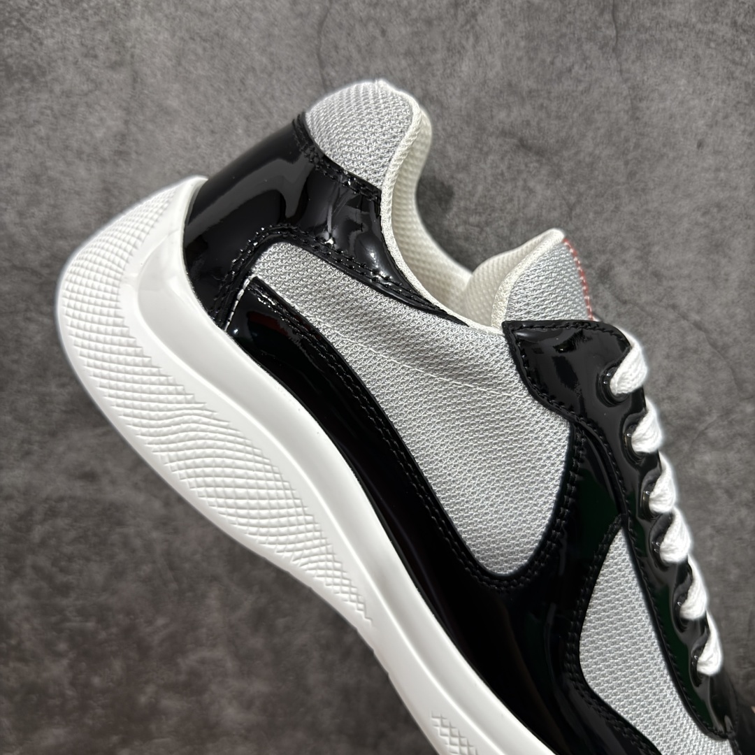 图片[7]-【X1纯原】外贸鬼佬版 东莞纯原顶级品质 原版一比一开发 普拉达 Prada Linea Rossa 徽标彰显独特的设计格调 （正品原版黑色外盒版本⚠️）海外畅销版 低帮休闲运动鞋 3厘米轻质柔韧鞋底 橡胶胎面花纹 海淘代购同渠道品质 高端零售 外贸充正专供 完美楦型 正确卡色 质感媲美原版 细节与原版一致 请注意区分市面版本 尺码：40 41 42 43 44 45 46 47-选品中心