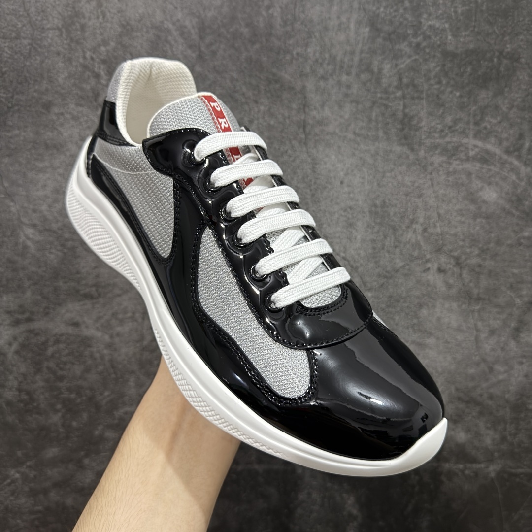 图片[3]-【X1纯原】外贸鬼佬版 东莞纯原顶级品质 原版一比一开发 普拉达 Prada Linea Rossa 徽标彰显独特的设计格调 （正品原版黑色外盒版本⚠️）海外畅销版 低帮休闲运动鞋 3厘米轻质柔韧鞋底 橡胶胎面花纹 海淘代购同渠道品质 高端零售 外贸充正专供 完美楦型 正确卡色 质感媲美原版 细节与原版一致 请注意区分市面版本 尺码：40 41 42 43 44 45 46 47-选品中心