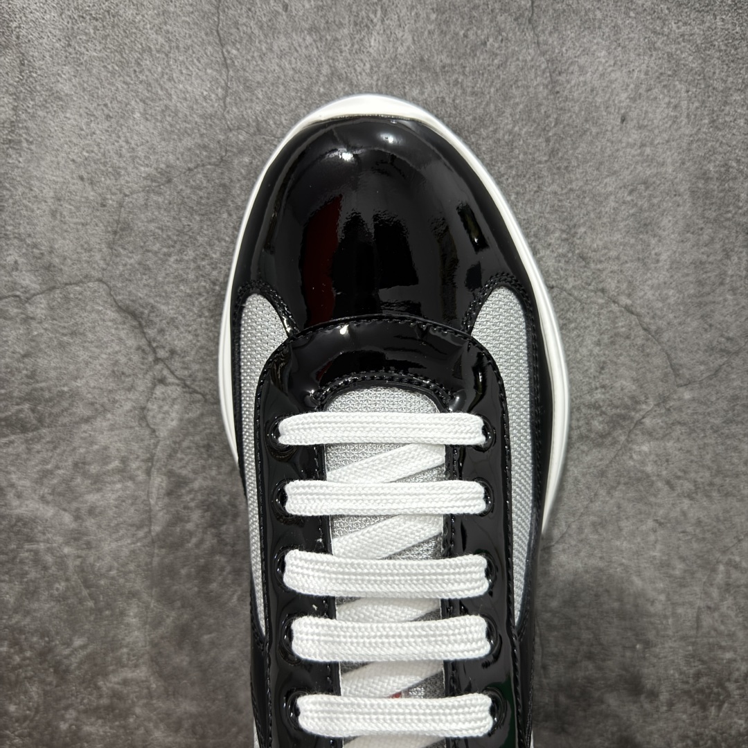 图片[5]-【X1纯原】外贸鬼佬版 东莞纯原顶级品质 原版一比一开发 普拉达 Prada Linea Rossa 徽标彰显独特的设计格调 （正品原版黑色外盒版本⚠️）海外畅销版 低帮休闲运动鞋 3厘米轻质柔韧鞋底 橡胶胎面花纹 海淘代购同渠道品质 高端零售 外贸充正专供 完美楦型 正确卡色 质感媲美原版 细节与原版一致 请注意区分市面版本 尺码：40 41 42 43 44 45 46 47-选品中心