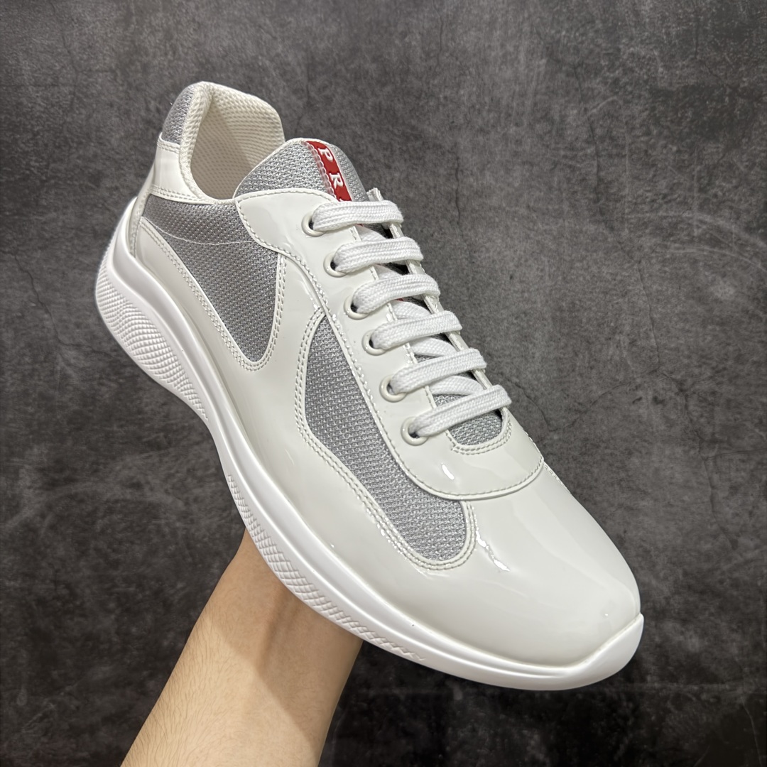 图片[3]-【X1纯原】外贸鬼佬版 东莞纯原顶级品质 原版一比一开发 普拉达 Prada Linea Rossa 徽标彰显独特的设计格调 （正品原版黑色外盒版本⚠️）海外畅销版 低帮休闲运动鞋 3厘米轻质柔韧鞋底 橡胶胎面花纹 海淘代购同渠道品质 高端零售 外贸充正专供 完美楦型 正确卡色 质感媲美原版 细节与原版一致 请注意区分市面版本 尺码：40 41 42 43 44 45 46 47-选品中心