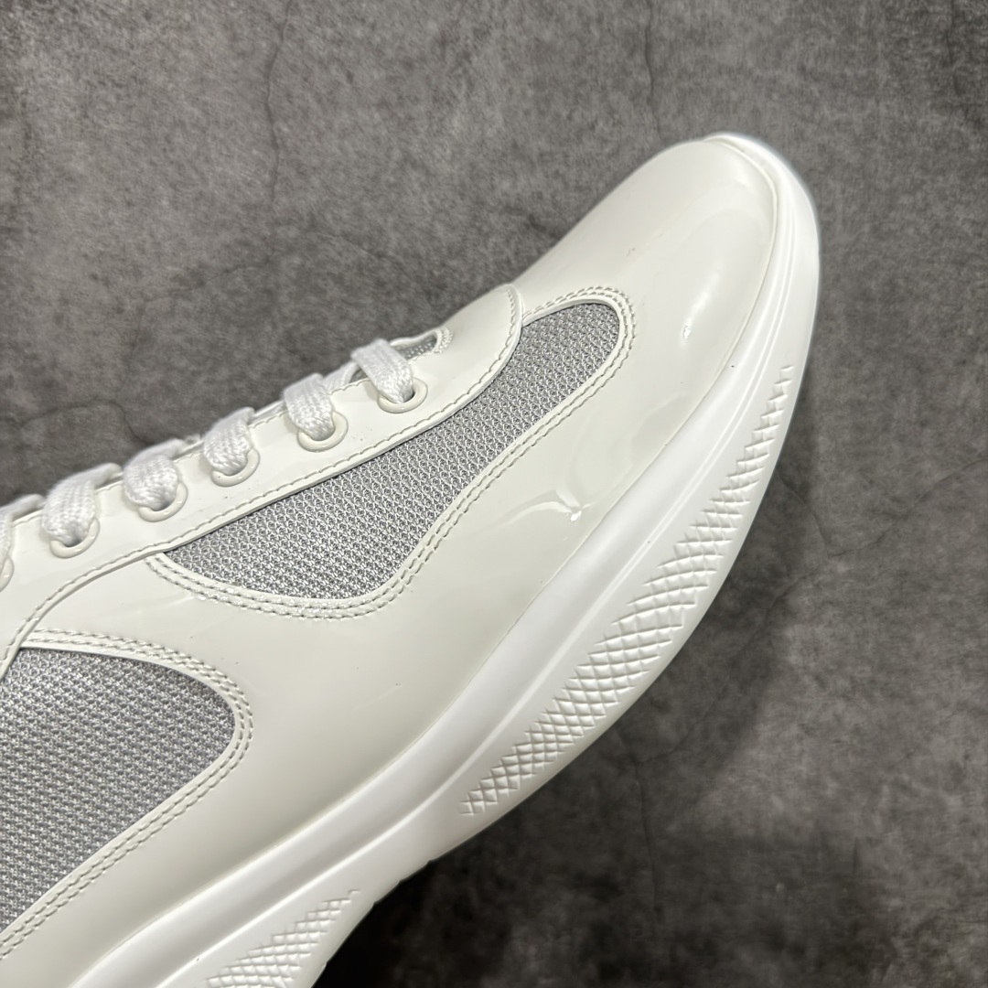 图片[6]-【X1纯原】外贸鬼佬版 东莞纯原顶级品质 原版一比一开发 普拉达 Prada Linea Rossa 徽标彰显独特的设计格调 （正品原版黑色外盒版本⚠️）海外畅销版 低帮休闲运动鞋 3厘米轻质柔韧鞋底 橡胶胎面花纹 海淘代购同渠道品质 高端零售 外贸充正专供 完美楦型 正确卡色 质感媲美原版 细节与原版一致 请注意区分市面版本 尺码：40 41 42 43 44 45 46 47-选品中心