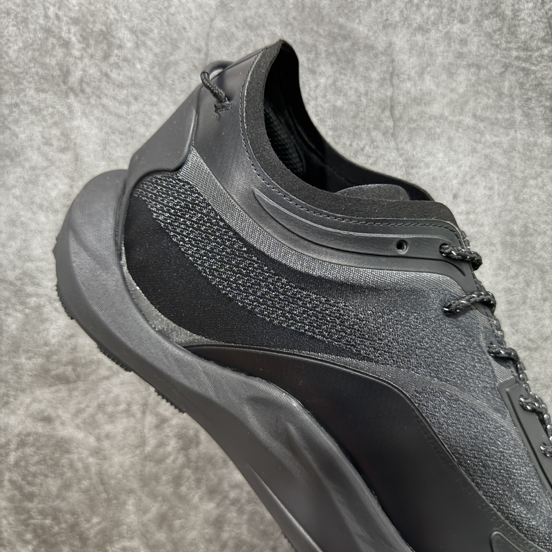 图片[7]-【莞产纯原】意大利ROA.POYANA SELLA户外夏季运动鞋网纱休闲登山鞋网面透气 卡塔琳娜 登山款 – ROA 的 Sella 以多洛米蒂山脉的塞拉山脉命名，将轻盈透气与持久的回弹力和色的抓地力结合在一起 ﹣这要归功于两项 Vibram 技术的组合，即鞋底的 Traction lugs 和 Megagrip ﹣前者使鞋面能够像楔子一样覆盖鞋跟区域的鞋底，模糊了底部单元和鞋面之间的界限。 后者是由 Texon 独家开发的， Texon 贡献了其专有 ProWeave Jacquard 工艺，开发出定制的一体式编织鞋面，具有各种厚度区域，可提供所需的脚部支撑。 ﹣鞋面：54%再生聚酯纤维，35%聚酰胺，11％热塑性聚酰胺 ﹣鞋底：70％橡胶，30% Phylon 尺码：39 40 41 42 43 44 45-选品中心