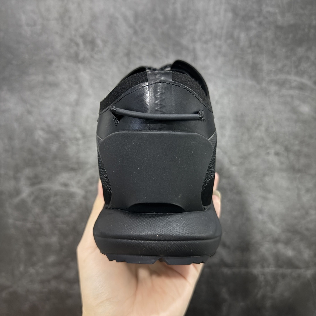 图片[4]-【莞产纯原】意大利ROA.POYANA SELLA户外夏季运动鞋网纱休闲登山鞋网面透气 卡塔琳娜 登山款 – ROA 的 Sella 以多洛米蒂山脉的塞拉山脉命名，将轻盈透气与持久的回弹力和色的抓地力结合在一起 ﹣这要归功于两项 Vibram 技术的组合，即鞋底的 Traction lugs 和 Megagrip ﹣前者使鞋面能够像楔子一样覆盖鞋跟区域的鞋底，模糊了底部单元和鞋面之间的界限。 后者是由 Texon 独家开发的， Texon 贡献了其专有 ProWeave Jacquard 工艺，开发出定制的一体式编织鞋面，具有各种厚度区域，可提供所需的脚部支撑。 ﹣鞋面：54%再生聚酯纤维，35%聚酰胺，11％热塑性聚酰胺 ﹣鞋底：70％橡胶，30% Phylon 尺码：39 40 41 42 43 44 45-选品中心