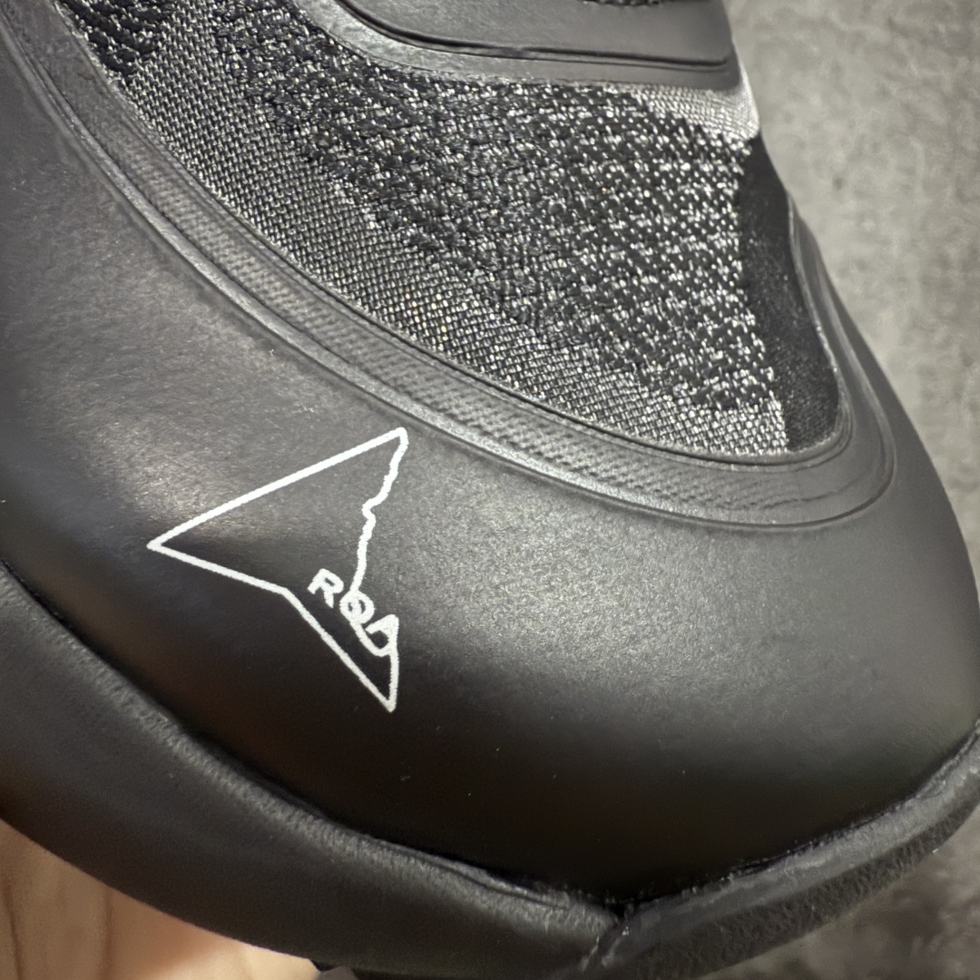 图片[4]-【莞产纯原】意大利ROA.POYANA SELLA户外夏季运动鞋网纱休闲登山鞋网面透气 卡塔琳娜 登山款 – ROA 的 Sella 以多洛米蒂山脉的塞拉山脉命名，将轻盈透气与持久的回弹力和色的抓地力结合在一起 ﹣这要归功于两项 Vibram 技术的组合，即鞋底的 Traction lugs 和 Megagrip ﹣前者使鞋面能够像楔子一样覆盖鞋跟区域的鞋底，模糊了底部单元和鞋面之间的界限。 后者是由 Texon 独家开发的， Texon 贡献了其专有 ProWeave Jacquard 工艺，开发出定制的一体式编织鞋面，具有各种厚度区域，可提供所需的脚部支撑。 ﹣鞋面：54%再生聚酯纤维，35%聚酰胺，11％热塑性聚酰胺 ﹣鞋底：70％橡胶，30% Phylon 尺码：39 40 41 42 43 44 45-选品中心