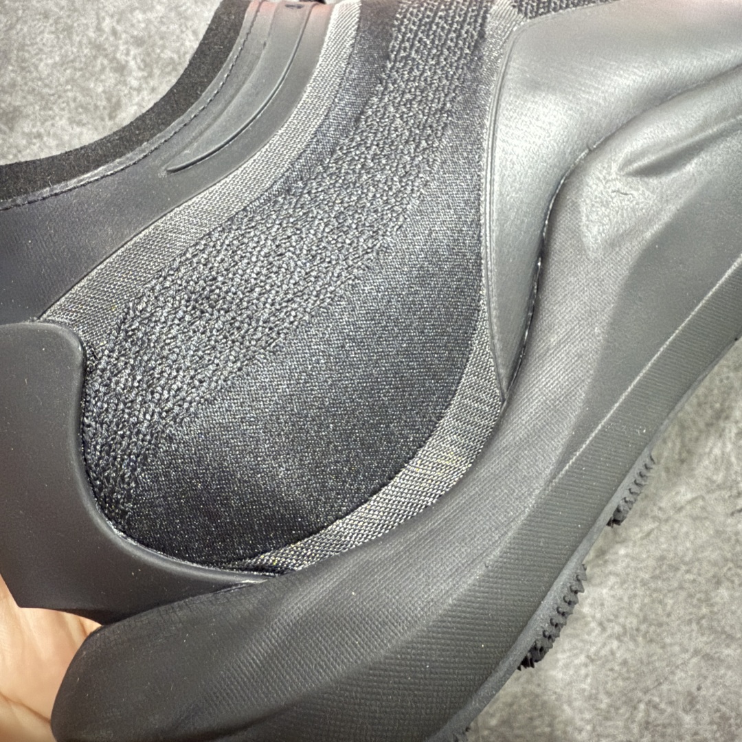 图片[3]-【莞产纯原】意大利ROA.POYANA SELLA户外夏季运动鞋网纱休闲登山鞋网面透气 卡塔琳娜 登山款 – ROA 的 Sella 以多洛米蒂山脉的塞拉山脉命名，将轻盈透气与持久的回弹力和色的抓地力结合在一起 ﹣这要归功于两项 Vibram 技术的组合，即鞋底的 Traction lugs 和 Megagrip ﹣前者使鞋面能够像楔子一样覆盖鞋跟区域的鞋底，模糊了底部单元和鞋面之间的界限。 后者是由 Texon 独家开发的， Texon 贡献了其专有 ProWeave Jacquard 工艺，开发出定制的一体式编织鞋面，具有各种厚度区域，可提供所需的脚部支撑。 ﹣鞋面：54%再生聚酯纤维，35%聚酰胺，11％热塑性聚酰胺 ﹣鞋底：70％橡胶，30% Phylon 尺码：39 40 41 42 43 44 45-选品中心