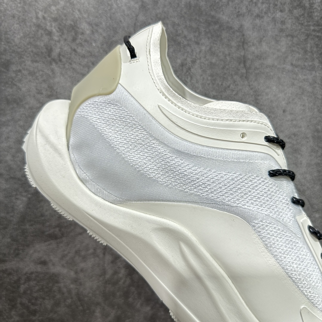 图片[7]-【莞产纯原】意大利ROA.POYANA SELLA户外夏季运动鞋网纱休闲登山鞋网面透气 卡塔琳娜 登山款 – ROA 的 Sella 以多洛米蒂山脉的塞拉山脉命名，将轻盈透气与持久的回弹力和色的抓地力结合在一起 ﹣这要归功于两项 Vibram 技术的组合，即鞋底的 Traction lugs 和 Megagrip ﹣前者使鞋面能够像楔子一样覆盖鞋跟区域的鞋底，模糊了底部单元和鞋面之间的界限。 后者是由 Texon 独家开发的， Texon 贡献了其专有 ProWeave Jacquard 工艺，开发出定制的一体式编织鞋面，具有各种厚度区域，可提供所需的脚部支撑。 ﹣鞋面：54%再生聚酯纤维，35%聚酰胺，11％热塑性聚酰胺 ﹣鞋底：70％橡胶，30% Phylon 尺码：39 40 41 42 43 44 45-选品中心