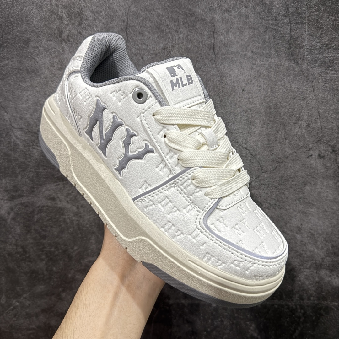 图片[3]-【纯原版】韩国洋基队NY大标潮流老爹鞋 MLB小白鞋市面上唯一顶级纯原版本 原材料打造 原楦原档案数据开发版型 完美鞋头弧度/后套收口效果🆚市面文案版本‼️ 原厂立体填充鞋舌海绵 中底注胶孔原数据开发模具大底 原厂转印标 保证不掉字 内增高6cm 原厂1：1模具开发 原厂进口纳米材质 原厂 全套手提袋 原盒雷射防伪标包装 天猫订单品质 官网尺码35 36 36.5 37.5 38 38.5 39 40 40.5 41 42 42.5 43 44 44.5 45-选品中心