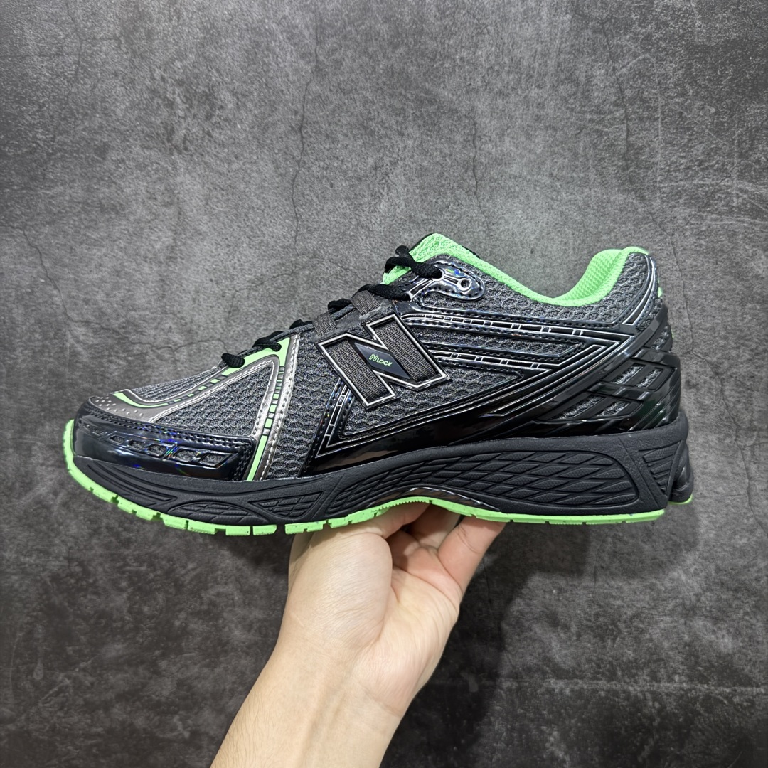 图片[2]-【纯原版】NB新百伦New Balance NB1906 U1906RCT系列复古老爹风休闲运动慢跑鞋 采用轻质牛剖革拼接透气网眼衬垫织物鞋面材质#T-Beam大底提供足步弓支撑，保持步态稳定#后跟搭载外露缓震胶 鞋身整体以各种深浅不一的灰色覆盖，鞋头以淡蓝色调装饰，网眼衬垫通过不规律的色块实现做旧的美感，泛黄的鞋底更是进一步增添了复古气息。 尺码：36 37 37.5 38 38.5 39.5 40 40.5 41.5 42 42.5 43 44 45 46.5-选品中心