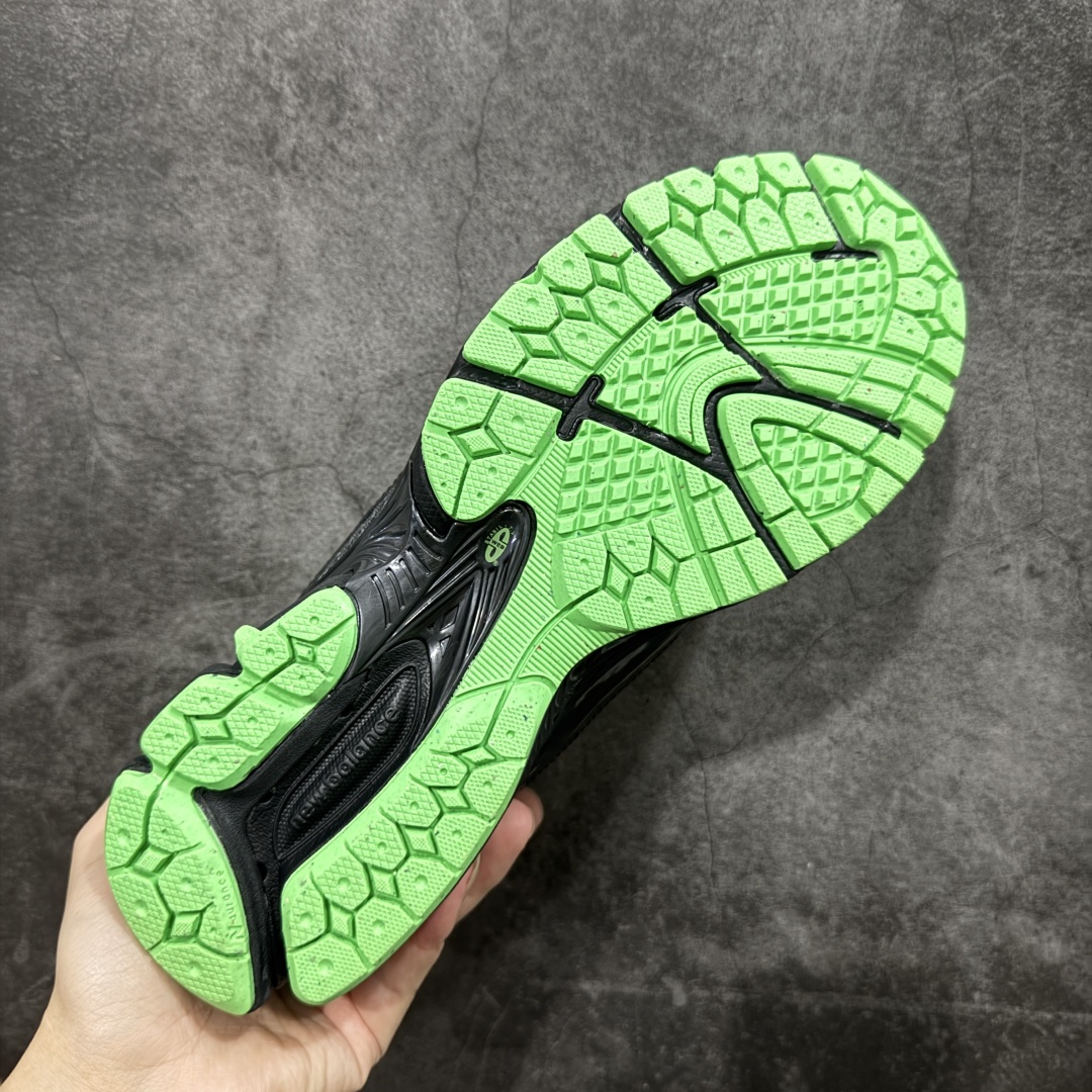 图片[9]-【纯原版】NB新百伦New Balance NB1906 U1906RCT系列复古老爹风休闲运动慢跑鞋 采用轻质牛剖革拼接透气网眼衬垫织物鞋面材质#T-Beam大底提供足步弓支撑，保持步态稳定#后跟搭载外露缓震胶 鞋身整体以各种深浅不一的灰色覆盖，鞋头以淡蓝色调装饰，网眼衬垫通过不规律的色块实现做旧的美感，泛黄的鞋底更是进一步增添了复古气息。 尺码：36 37 37.5 38 38.5 39.5 40 40.5 41.5 42 42.5 43 44 45 46.5-选品中心