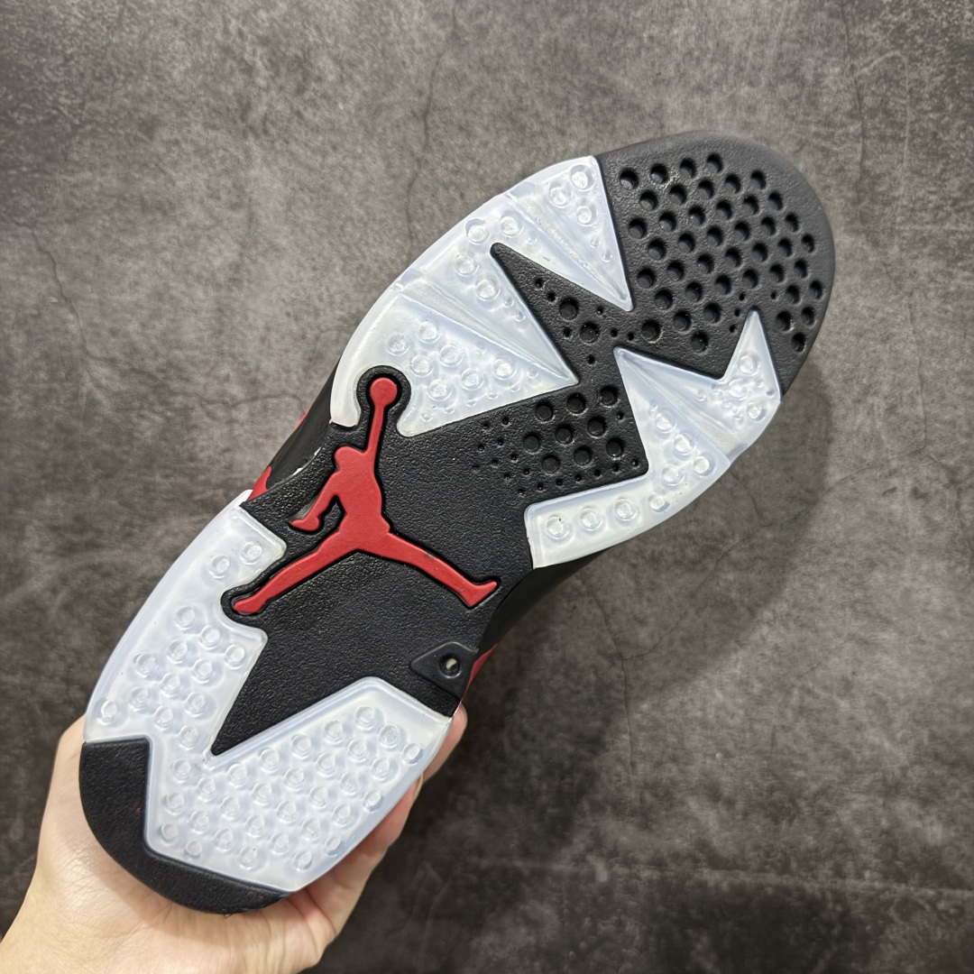 图片[9]-【原厂版】Air Jordan AJ6 Retro \”Toro\” 黑红愤怒的公牛 CT8529-600 耗时半年巨作 全套原纸板楦头开发 确保原汁原味 完美呈现六代版型 一比一鞋头弧度高度鞋身弧度 数据细节工艺流程均保持一致 定制优质皮料 完美鞋型匹配公司货 正确TPU鞋舌锁扣 最新原厂底模 大底卡色咬花完美 鞋柜必备鞋款 终端现货供应 尺码：40 40.5 41 42 42.5 43 44 44.5 45 46 47.5-选品中心