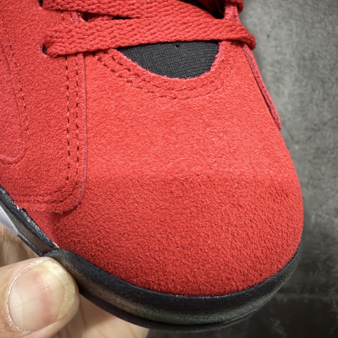 图片[5]-【原厂版】Air Jordan AJ6 Retro \”Toro\” 黑红愤怒的公牛 CT8529-600 耗时半年巨作 全套原纸板楦头开发 确保原汁原味 完美呈现六代版型 一比一鞋头弧度高度鞋身弧度 数据细节工艺流程均保持一致 定制优质皮料 完美鞋型匹配公司货 正确TPU鞋舌锁扣 最新原厂底模 大底卡色咬花完美 鞋柜必备鞋款 终端现货供应 尺码：40 40.5 41 42 42.5 43 44 44.5 45 46 47.5-选品中心